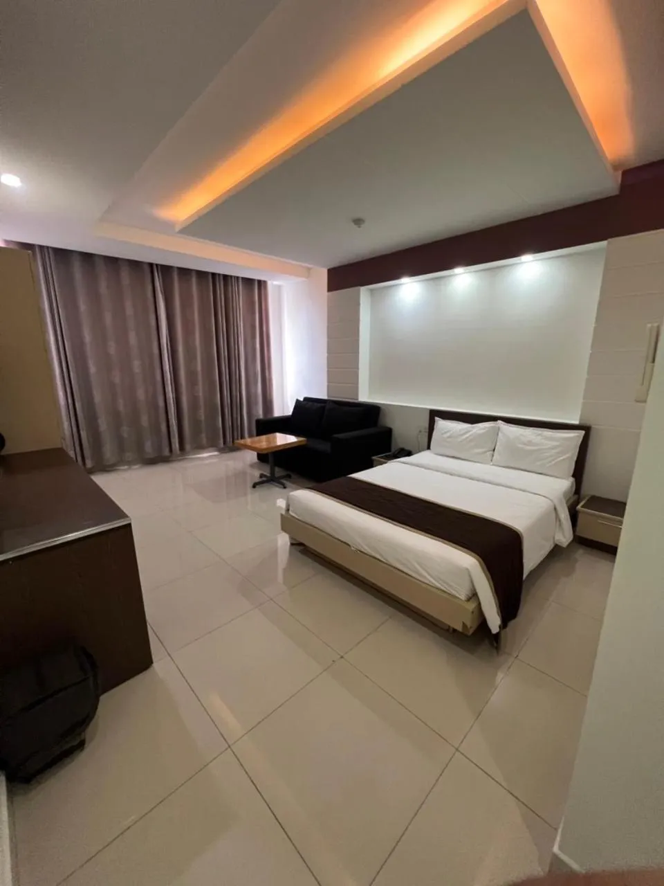 Bedroom, Bed in Princess Hotel