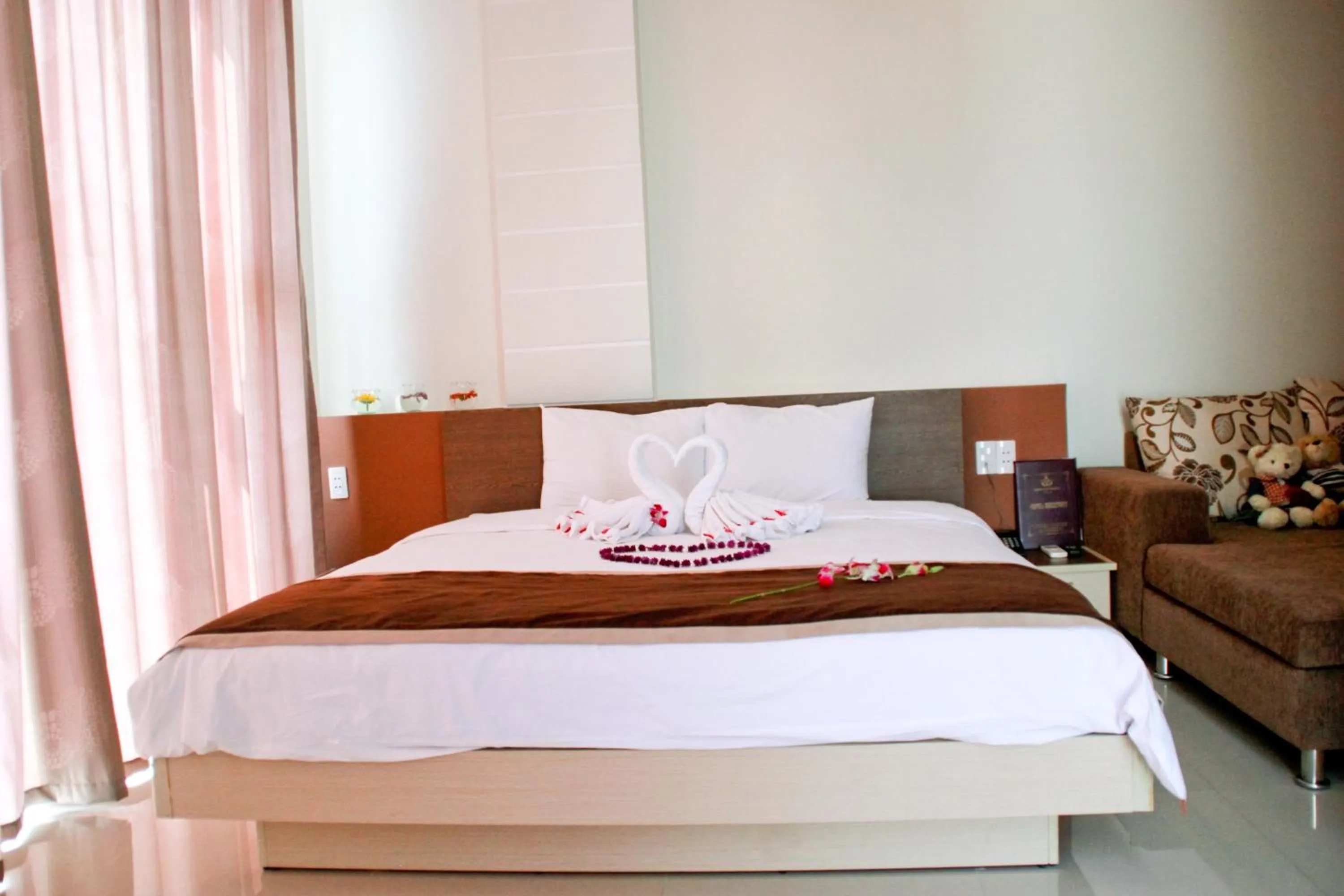 Bedroom, Bed in Princess Hotel