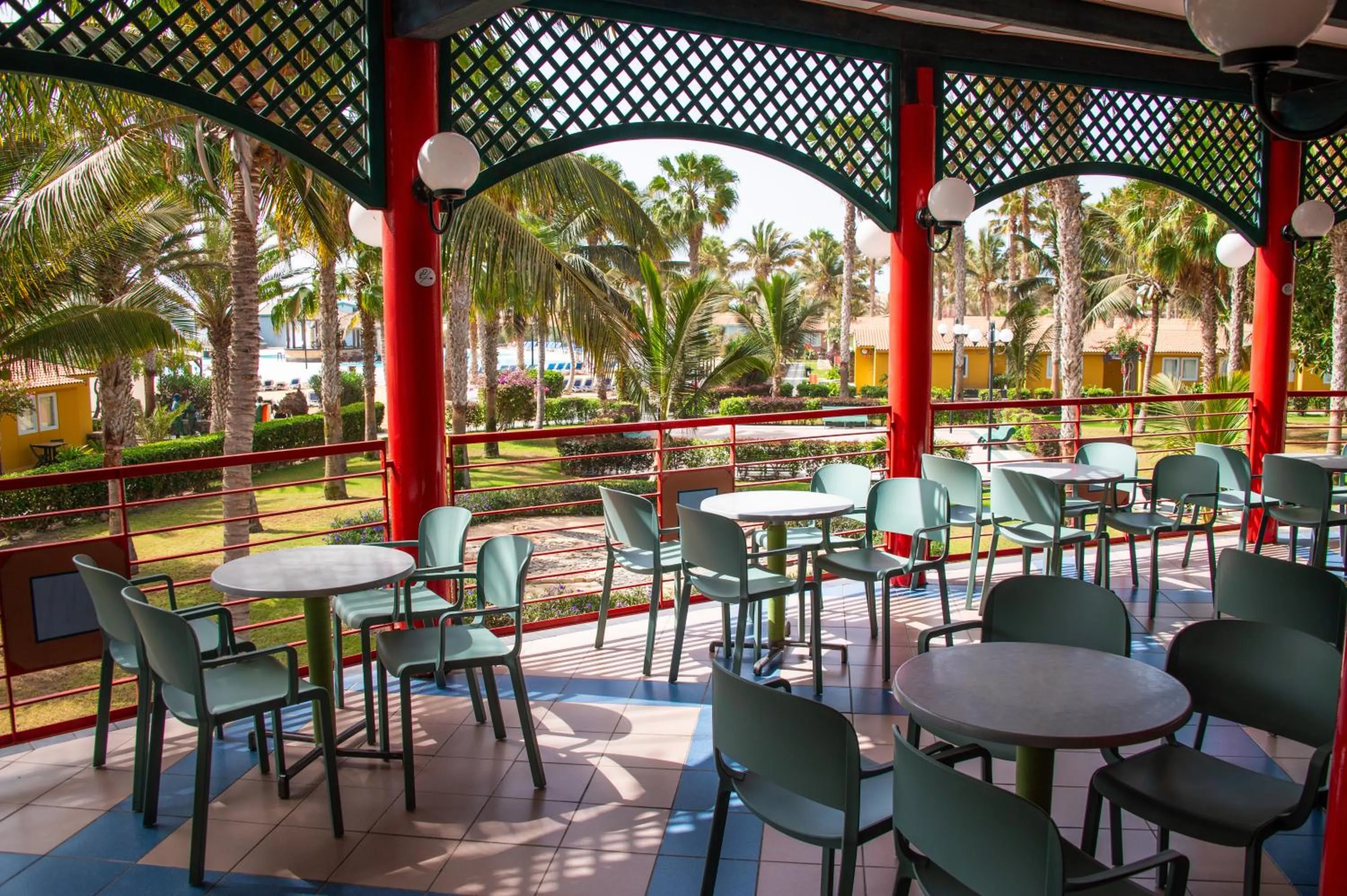 Lounge or bar in VOI Vila Do Farol Resort