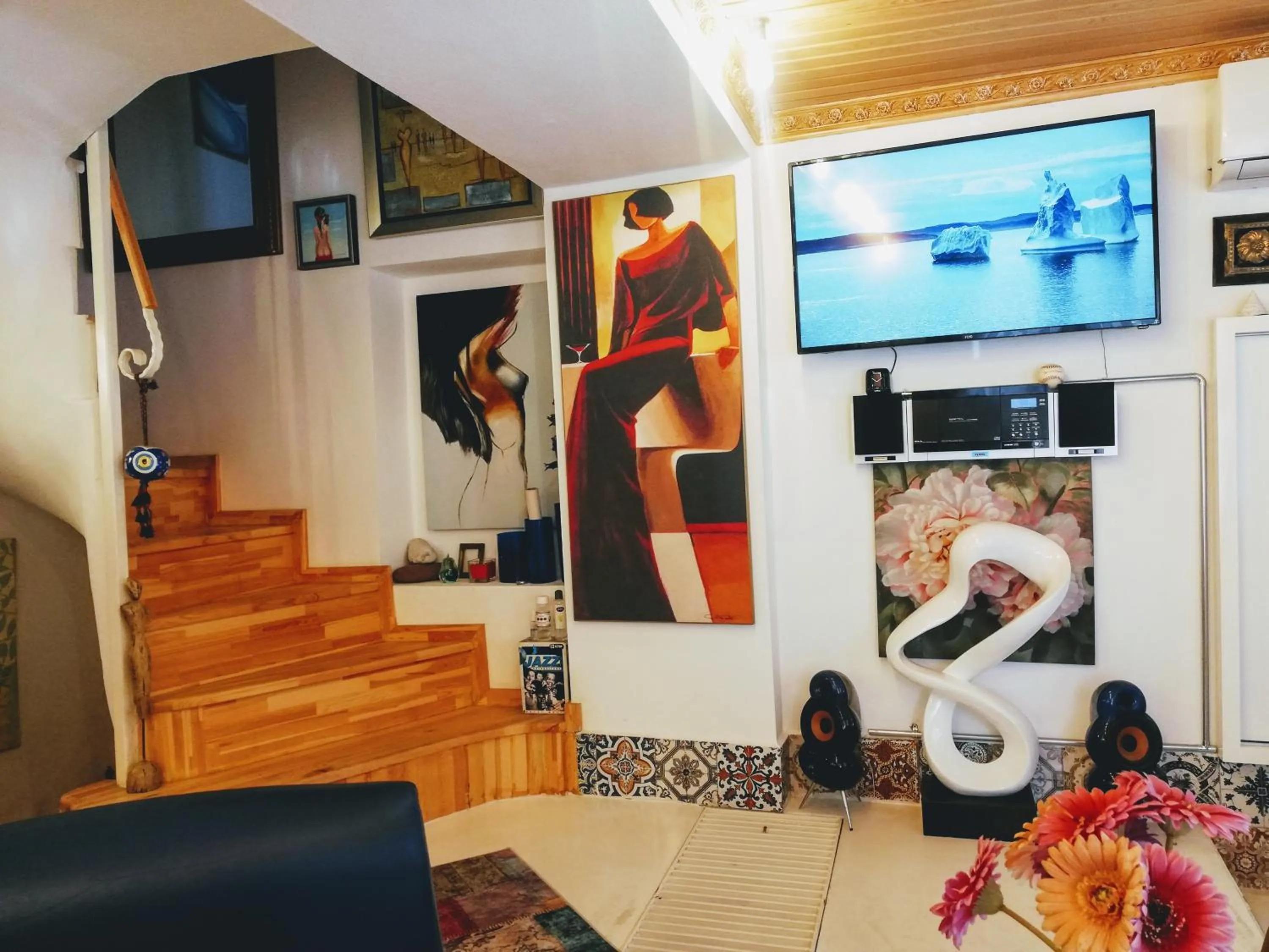 No 1 House By Valence