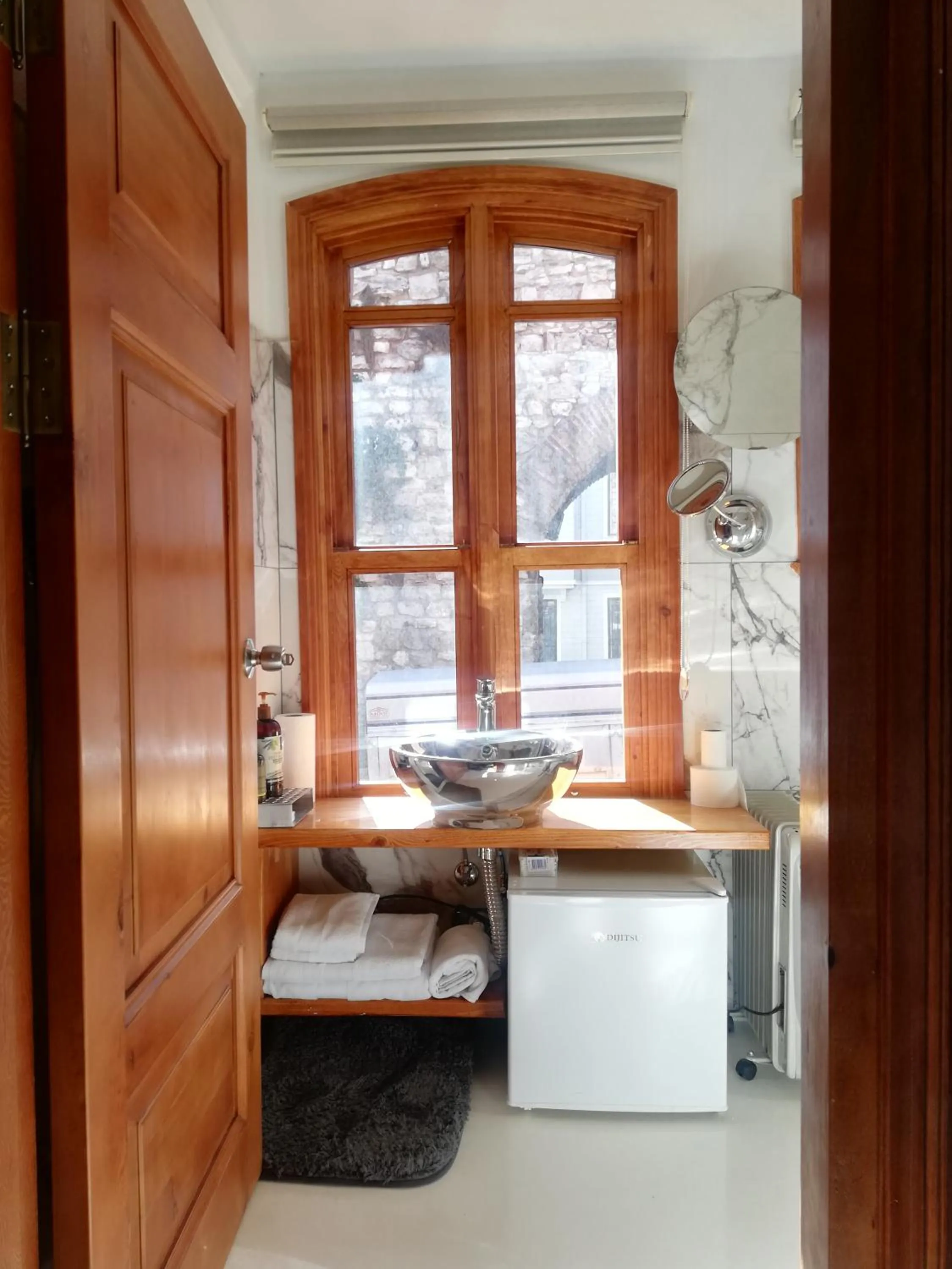 No 1 House By Valence