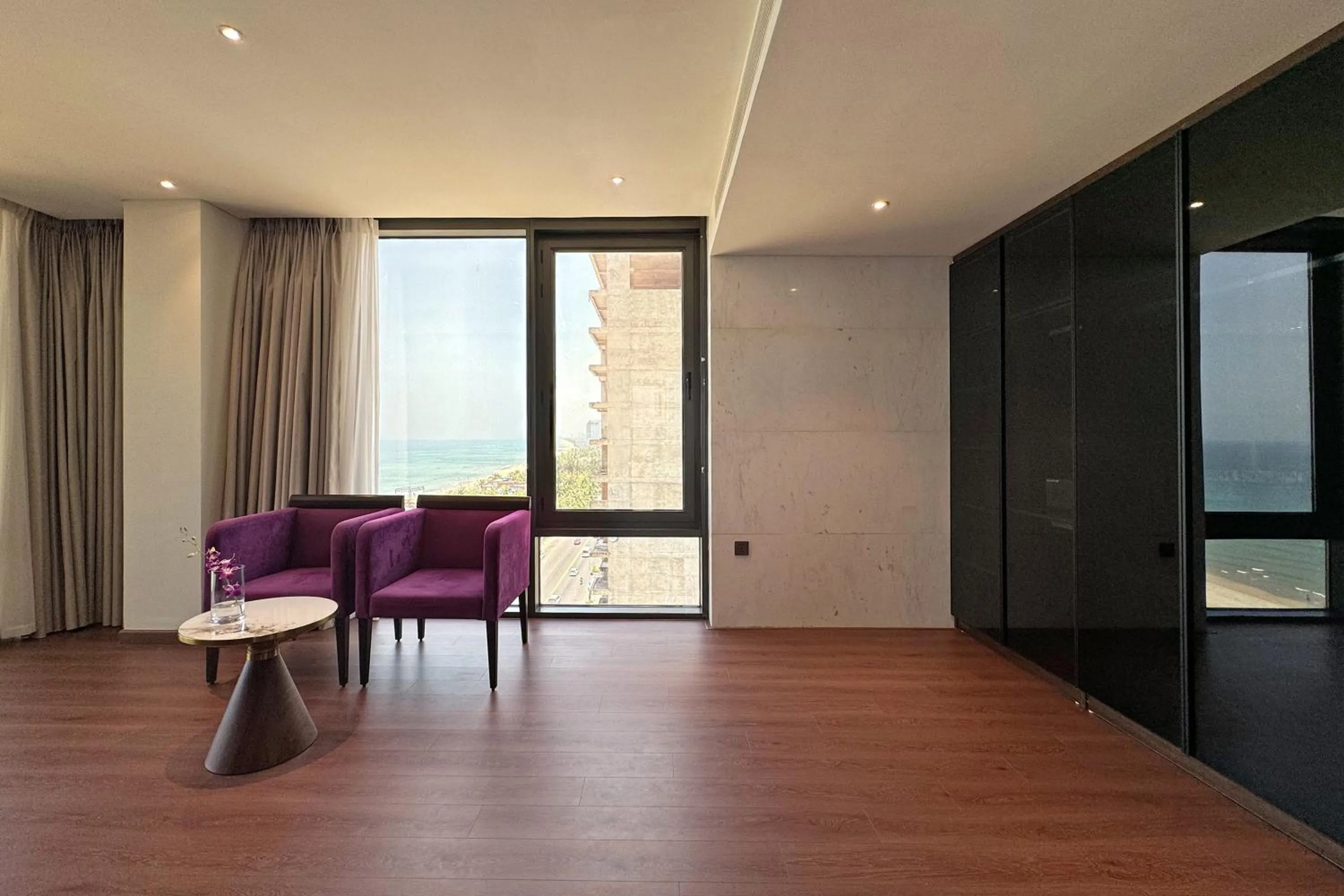 Seating area in Holiday Beach Hotel Danang