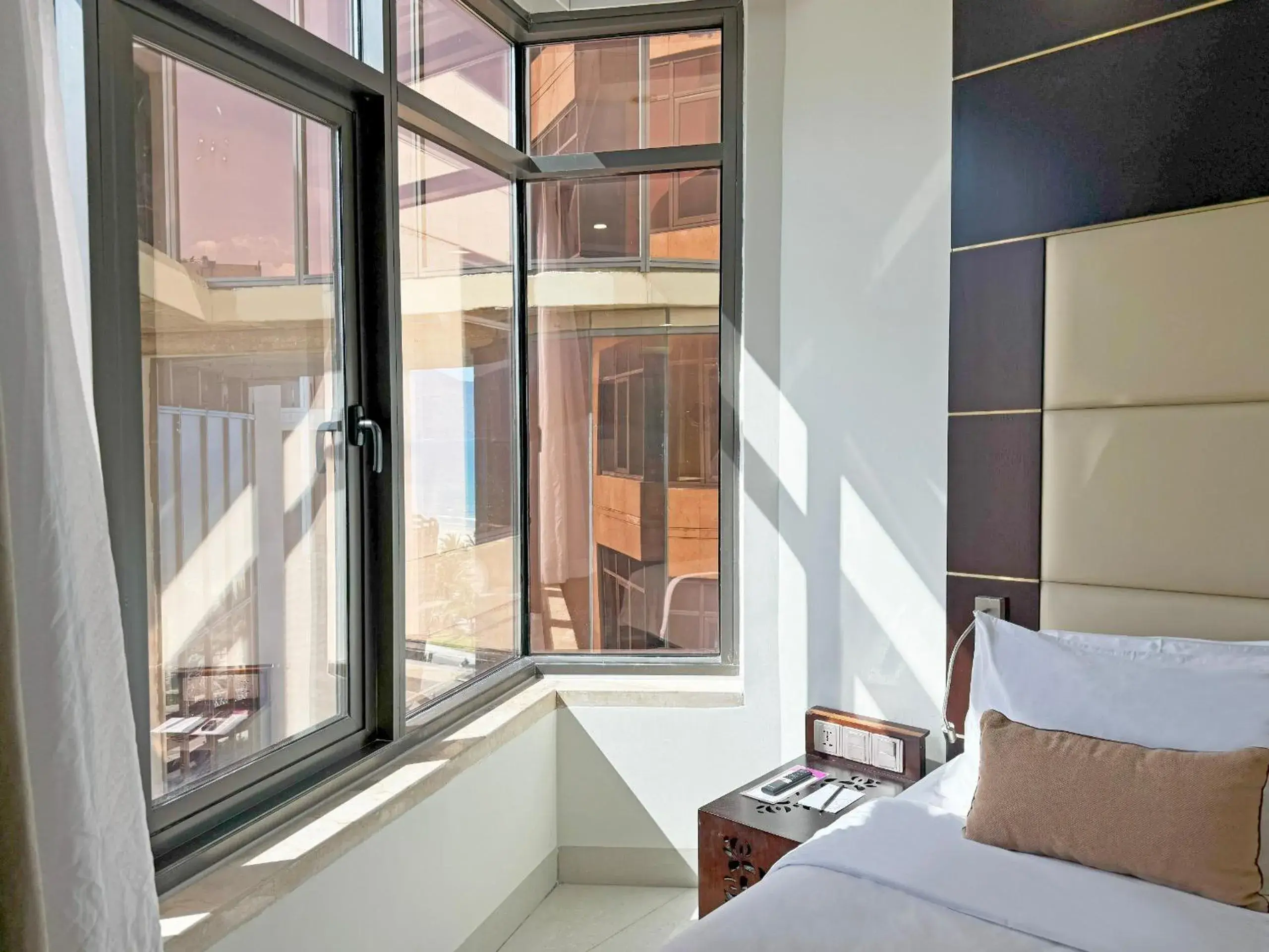 Superior Double Room in Holiday Beach Hotel Danang Superior Double Room in Holiday Beach Hotel Danang