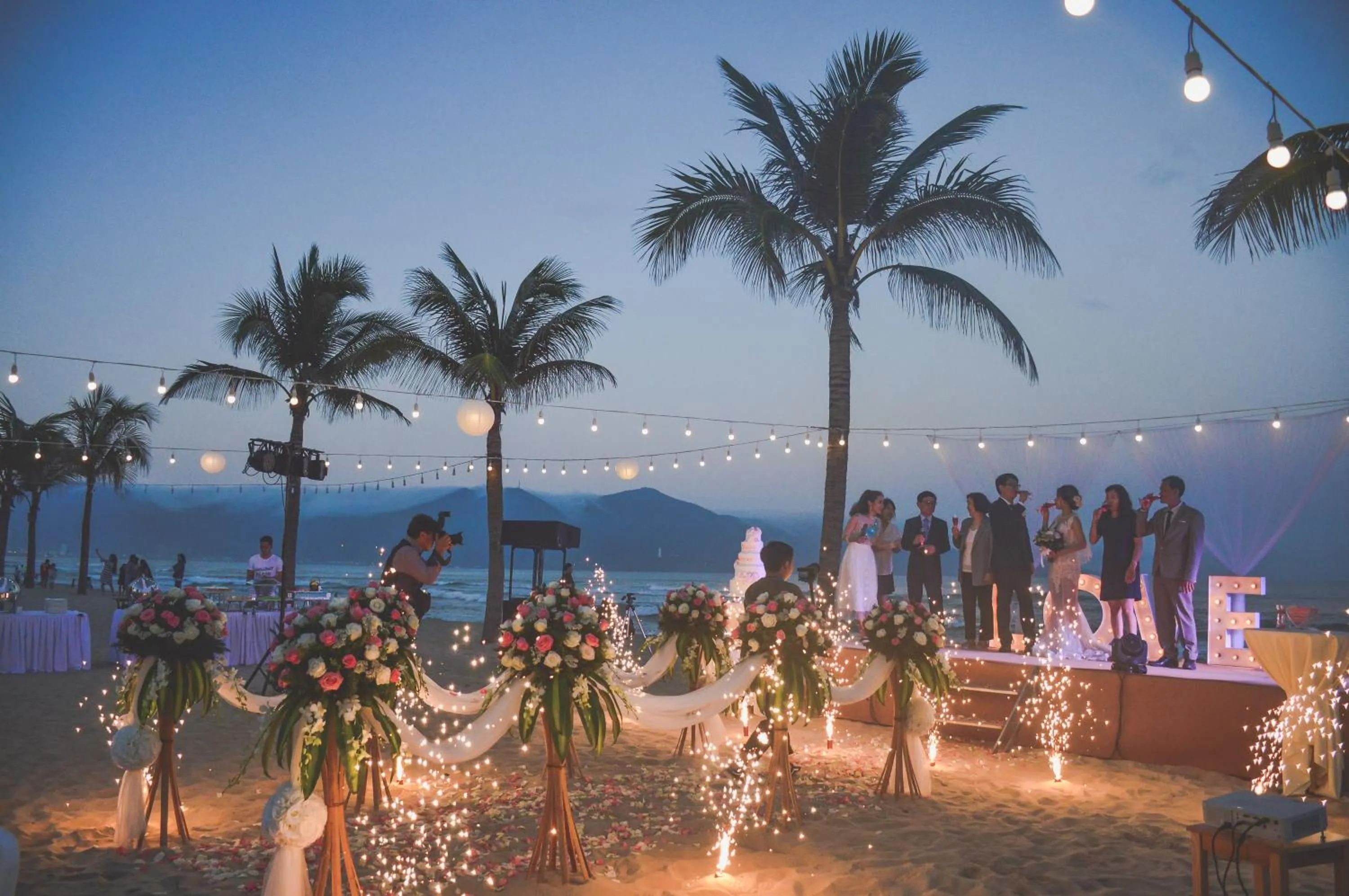 wedding in Holiday Beach Hotel Danang