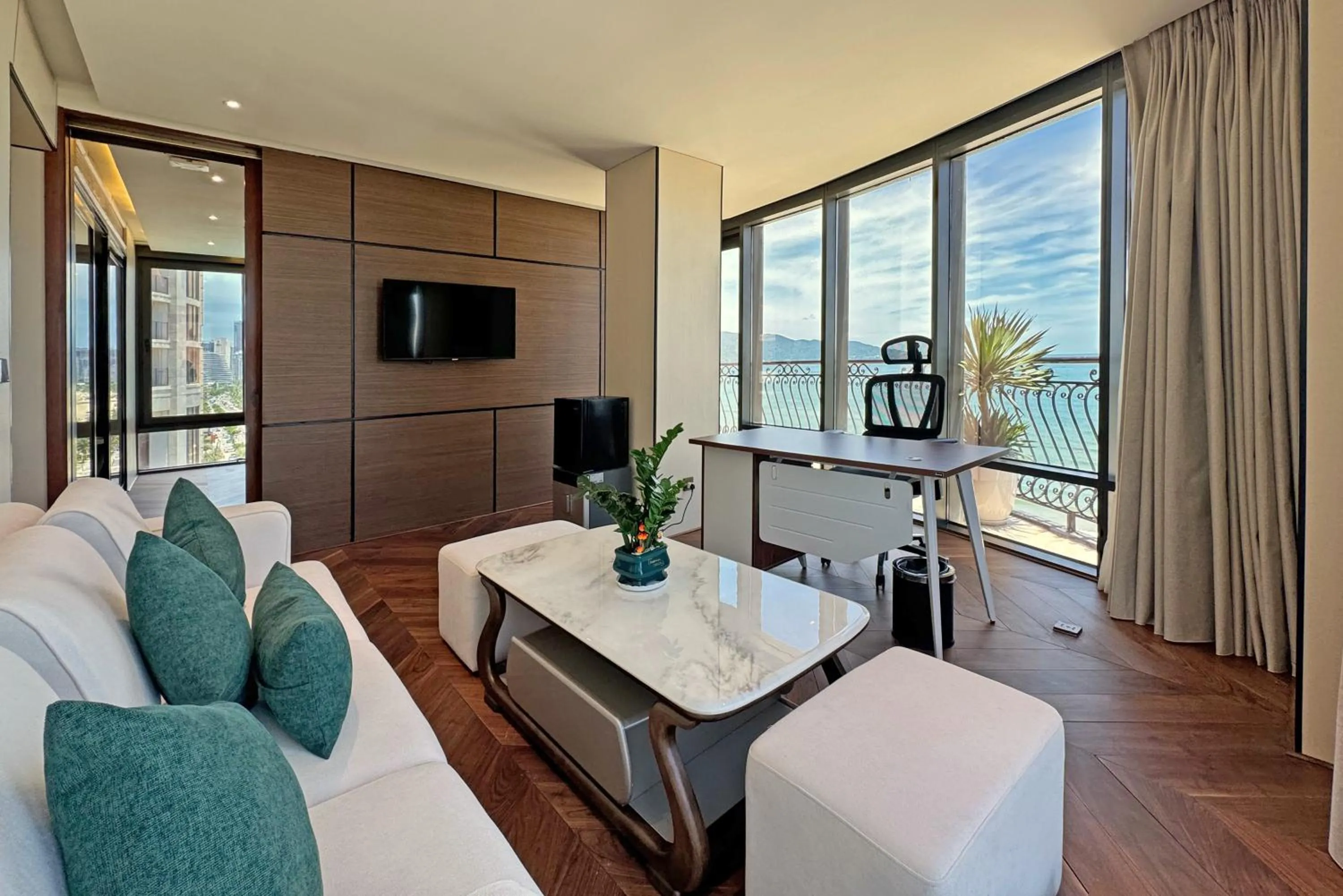 Seating area in Holiday Beach Hotel Danang