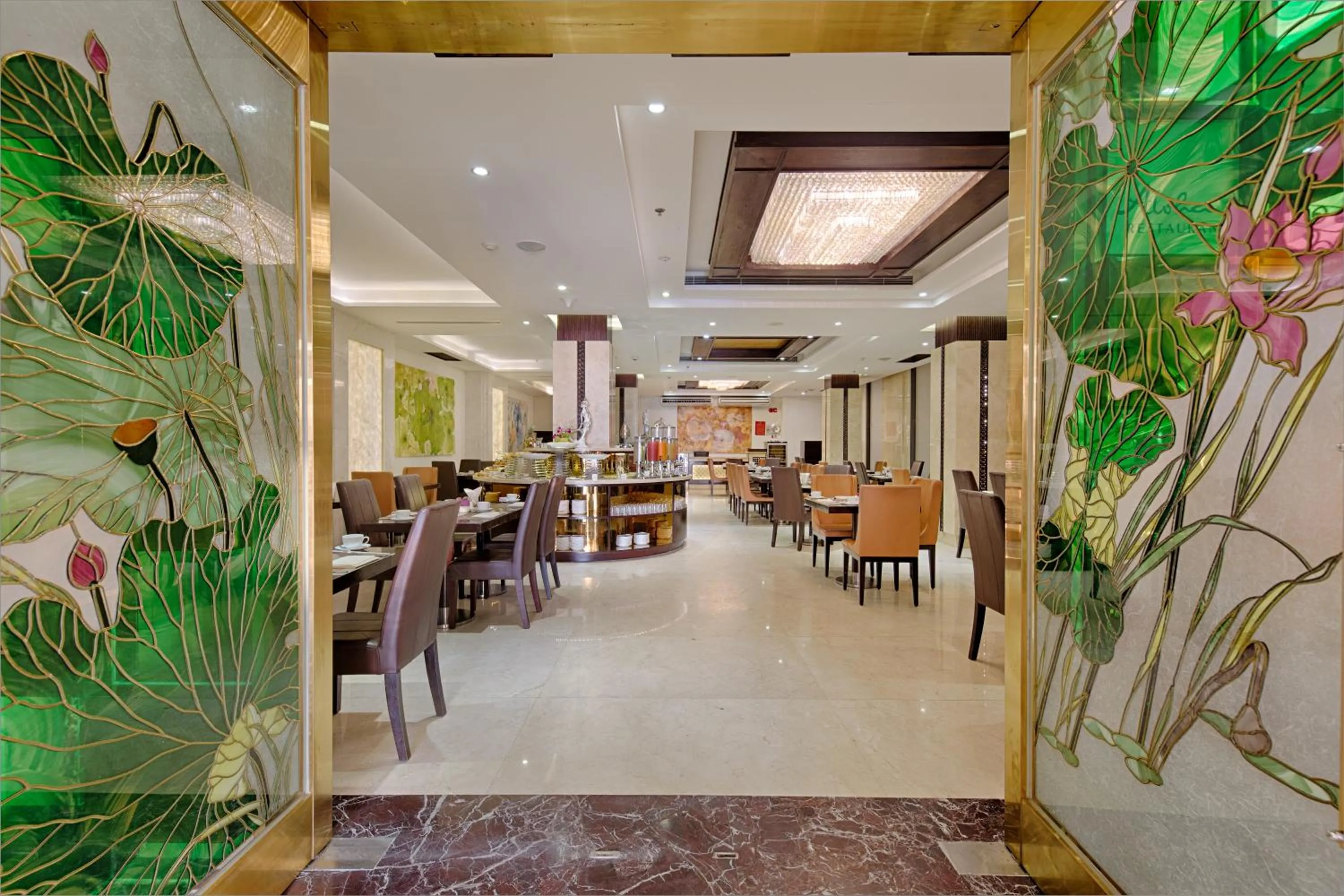 Restaurant/places to eat in Holiday Beach Hotel Danang