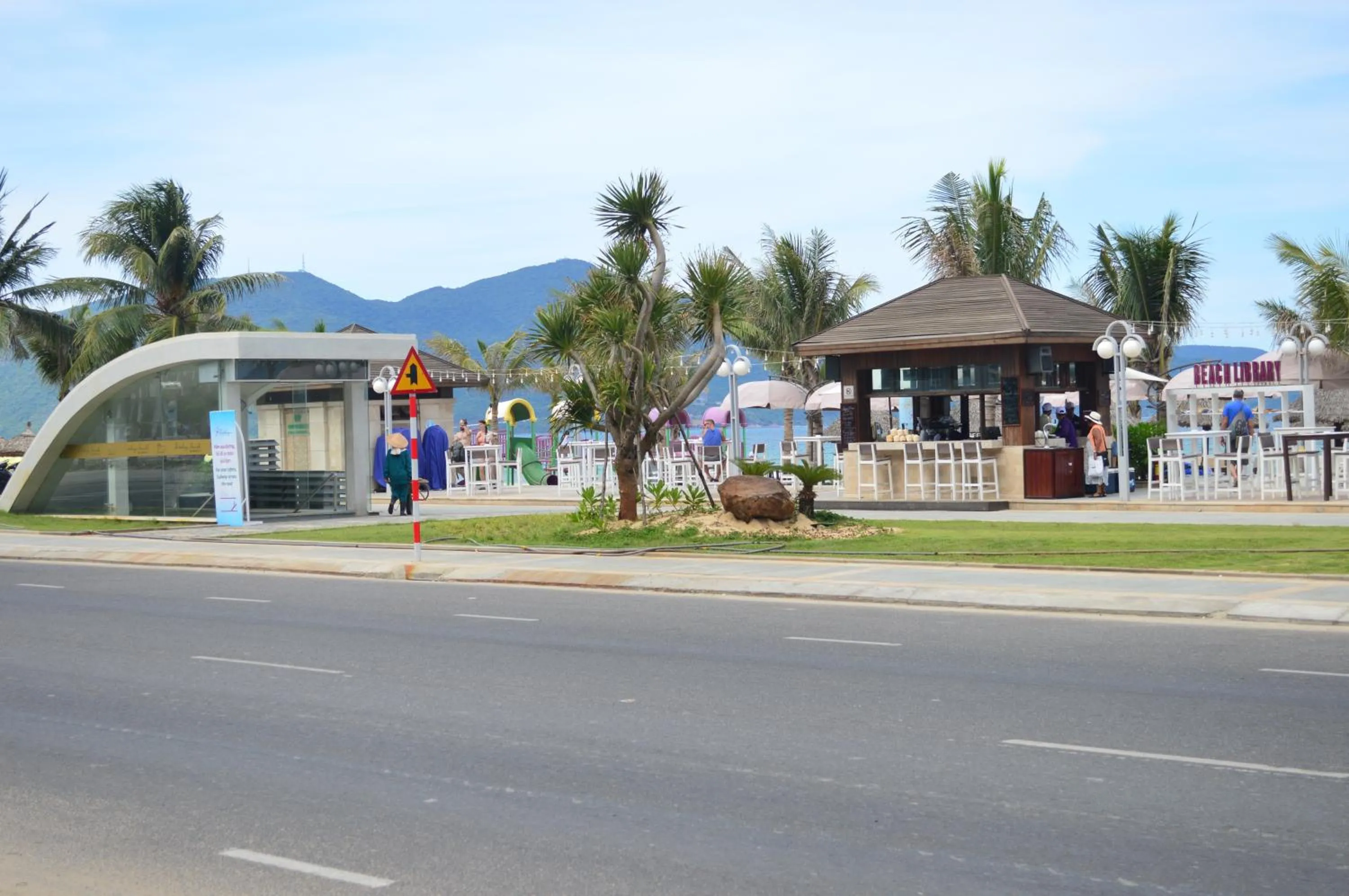 Lounge or bar in Holiday Beach Hotel Danang