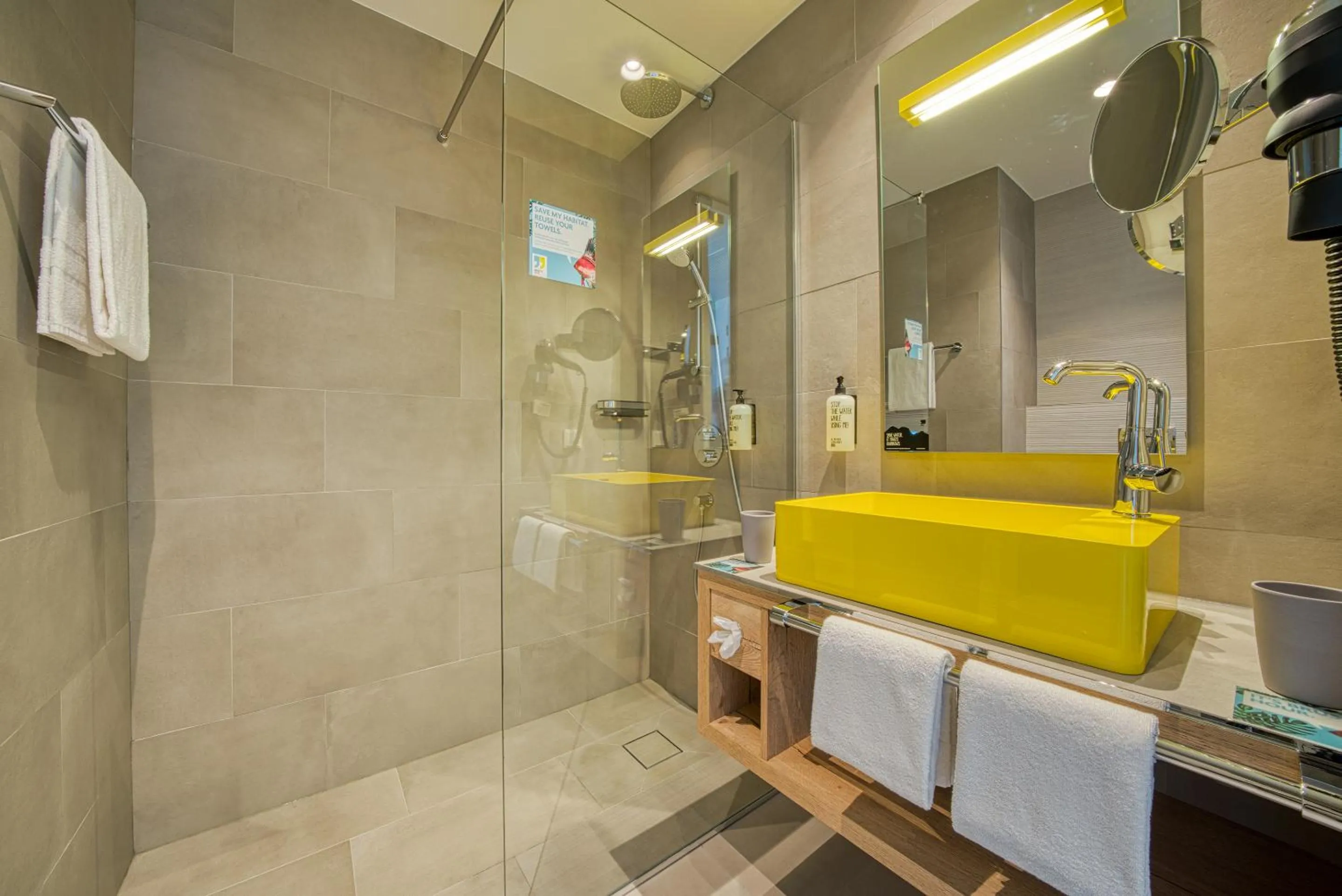 Shower in Vienna House Easy by Wyndham Amsterdam Airport Schiphol