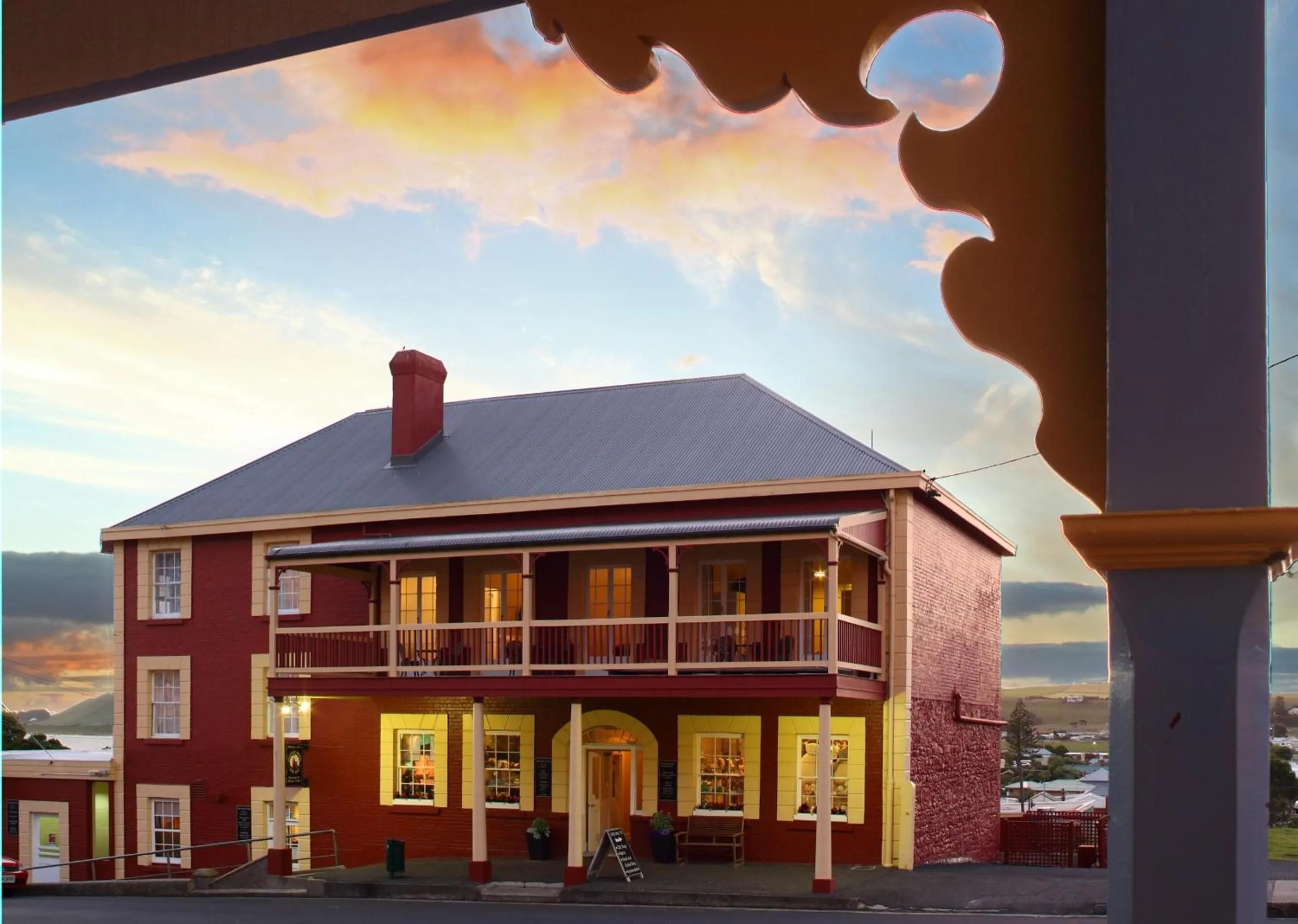 Facade/entrance in Stanley Hotel