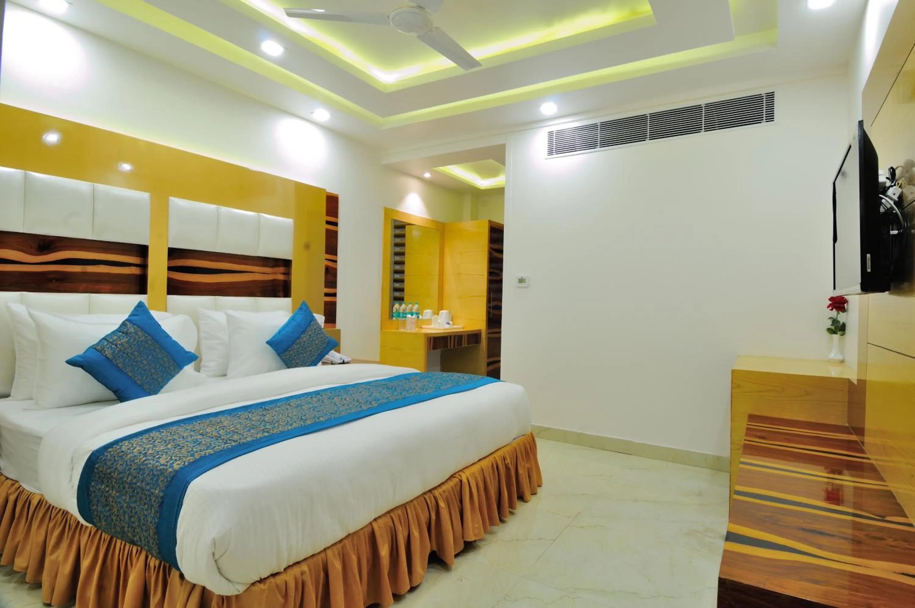 Bedroom, Bed in The Gold Inn - Paharganj