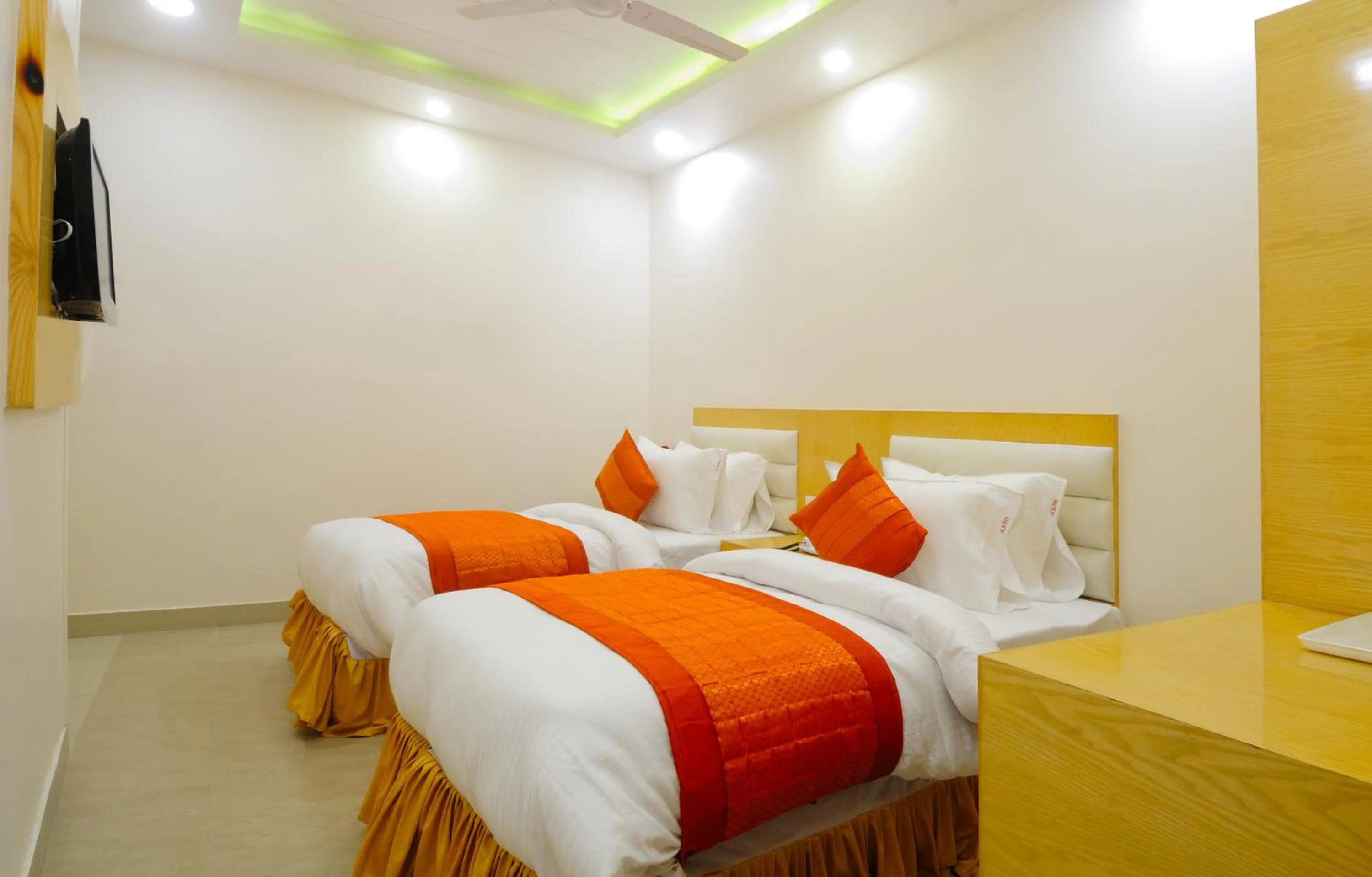 Bedroom, Bed in The Gold Inn - Paharganj