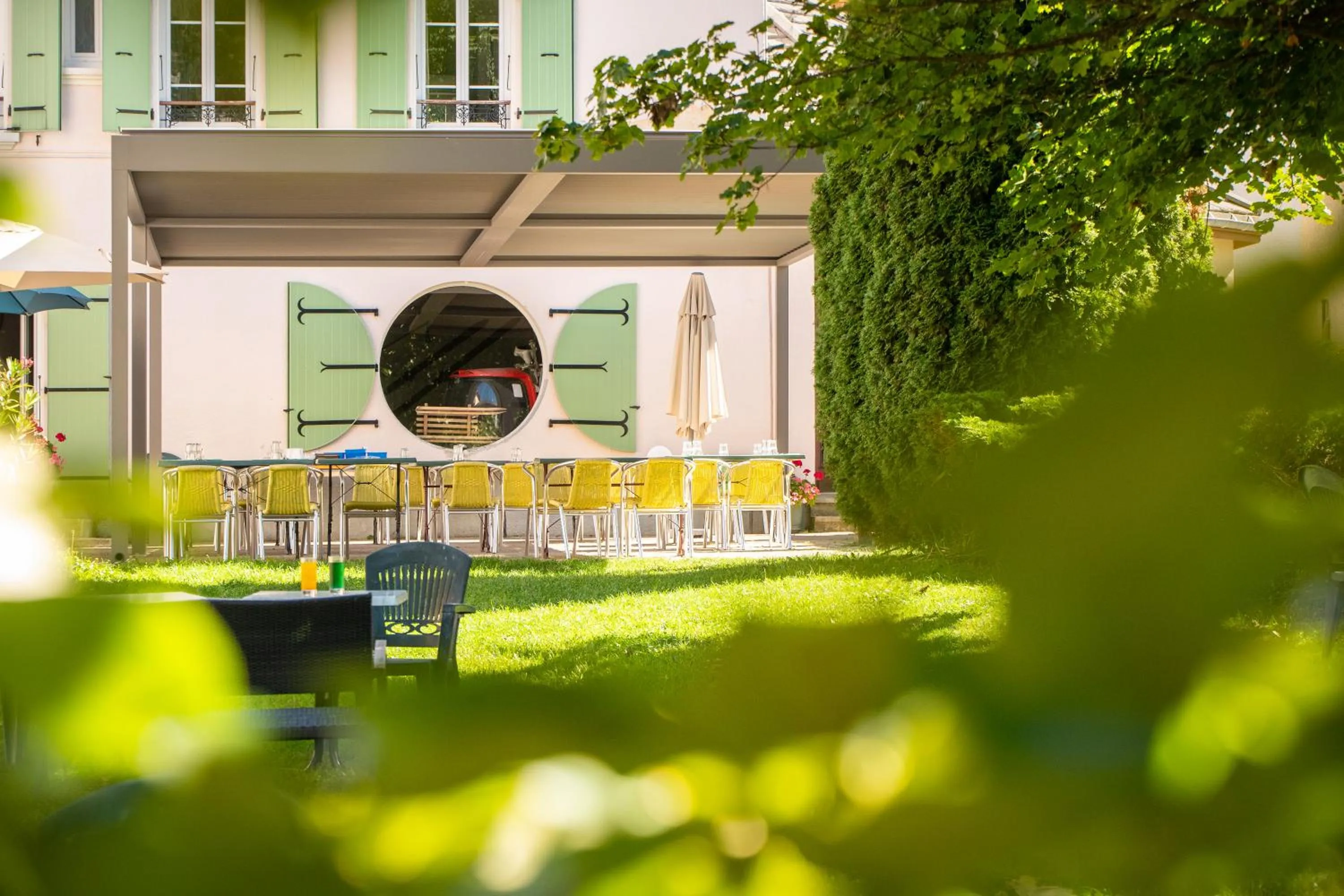 Patio in Logis Hôtel - Le Col de l'Arc