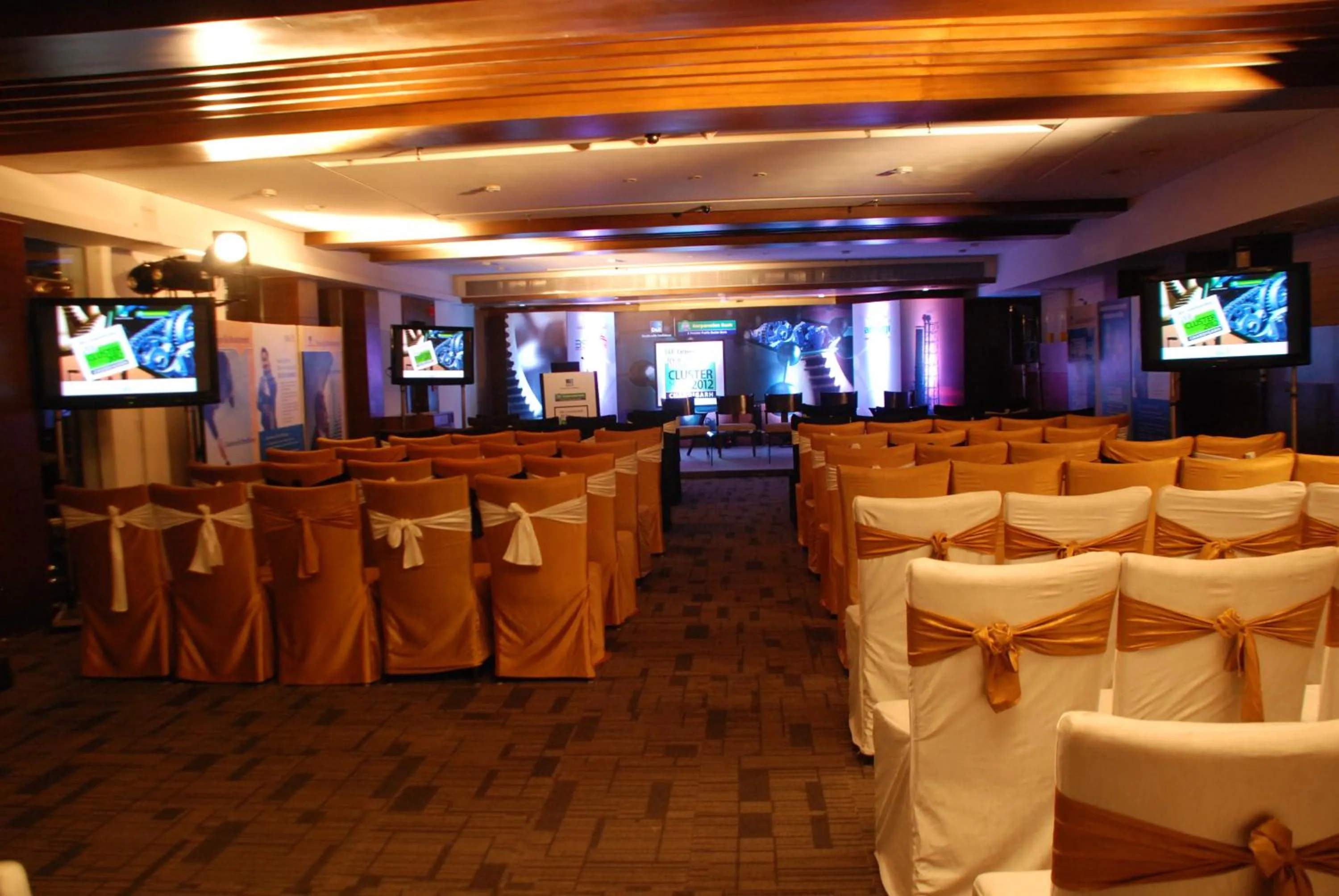 Business facilities in Maya Hotel