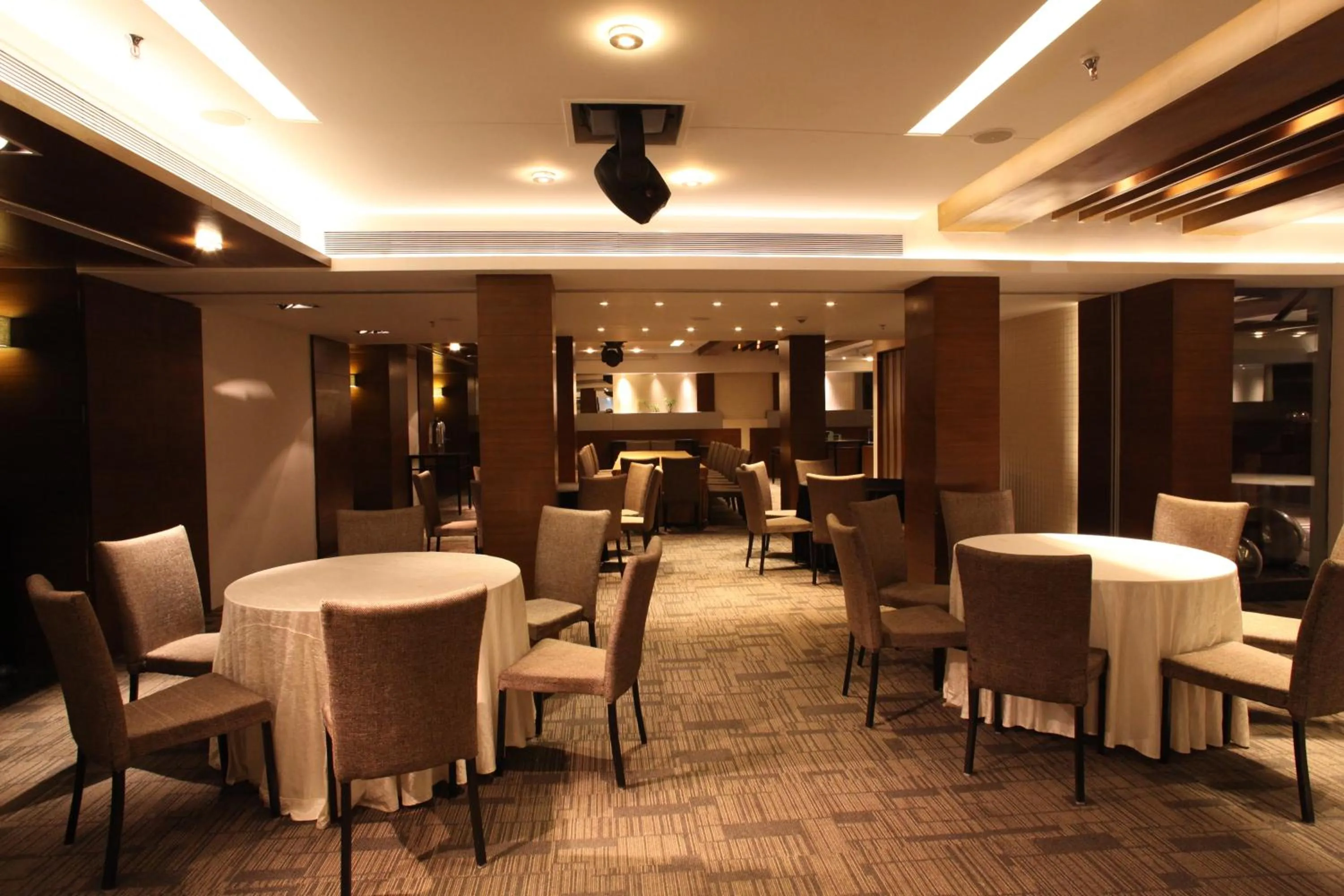 Business facilities in Maya Hotel