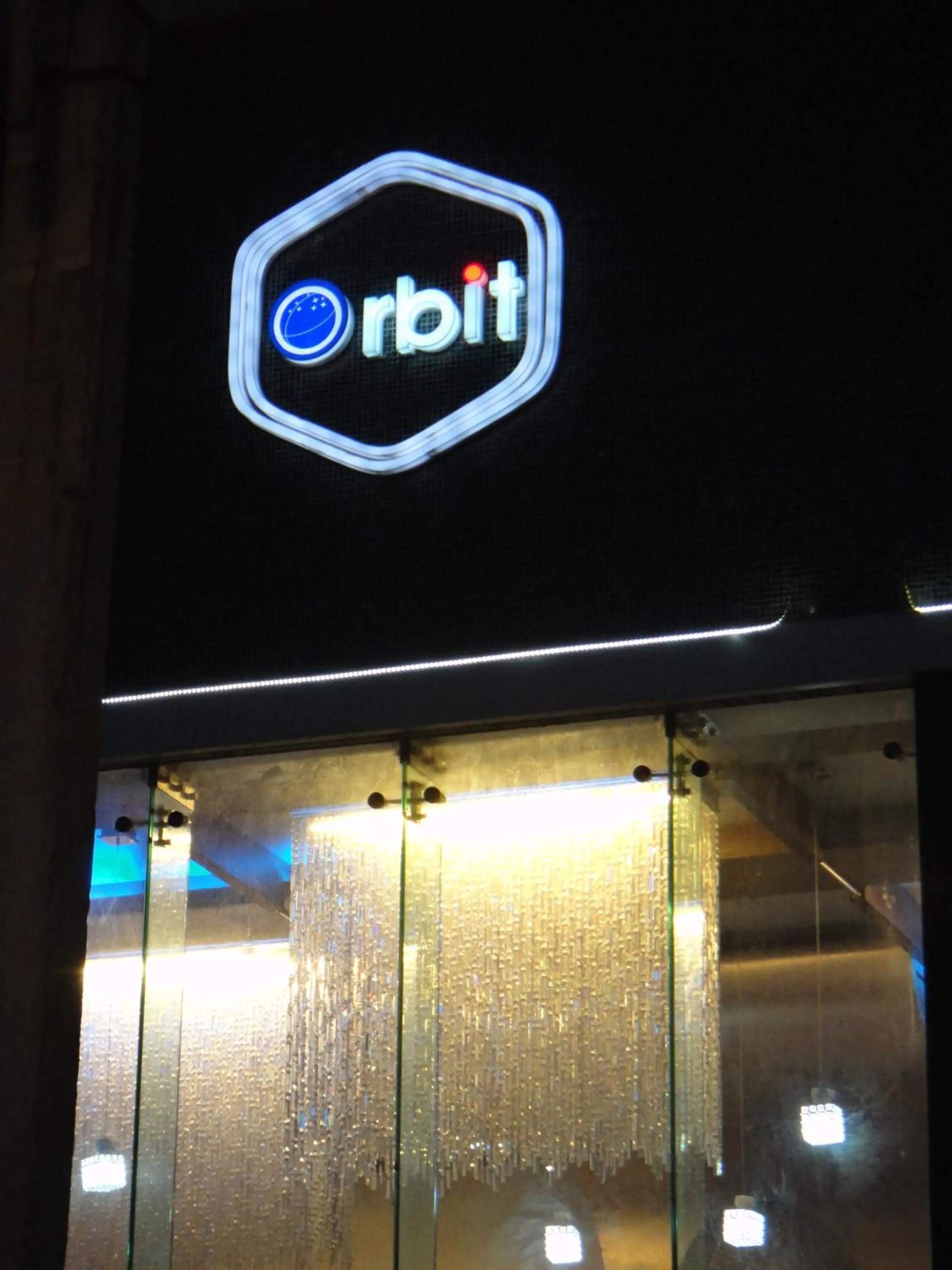 Facade/entrance in Hotel Orbit