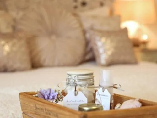 Bedroom, Bed in The Shepherd's Purse