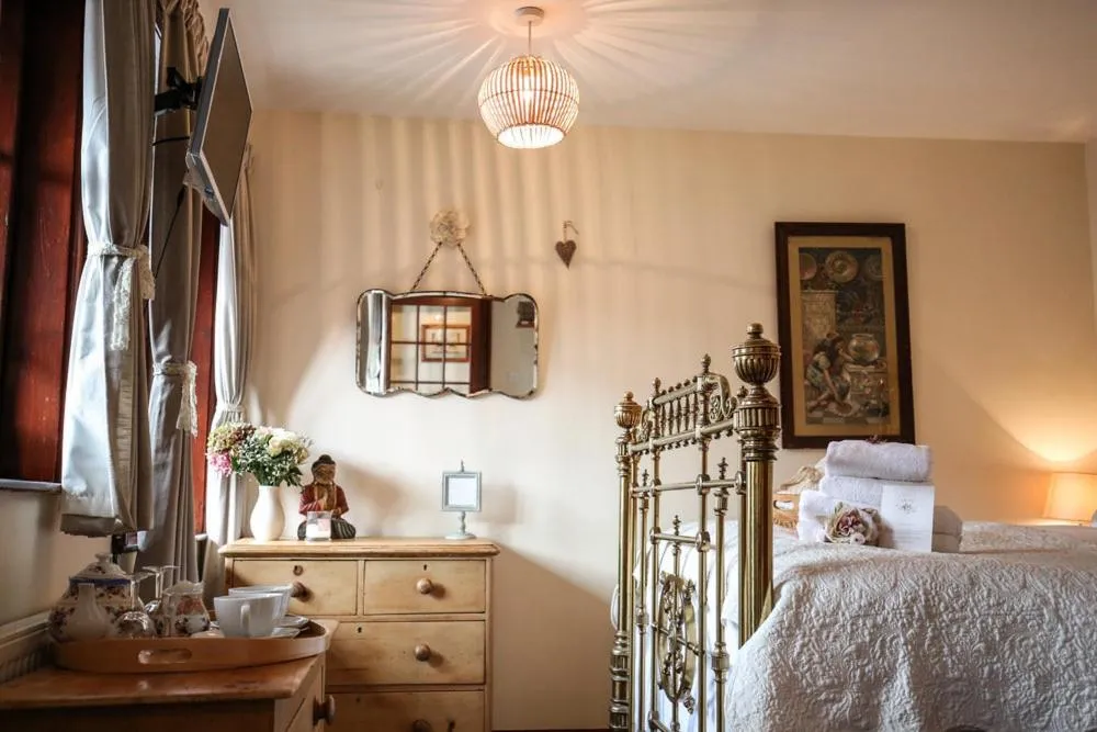 Bedroom, Bed in The Shepherd's Purse