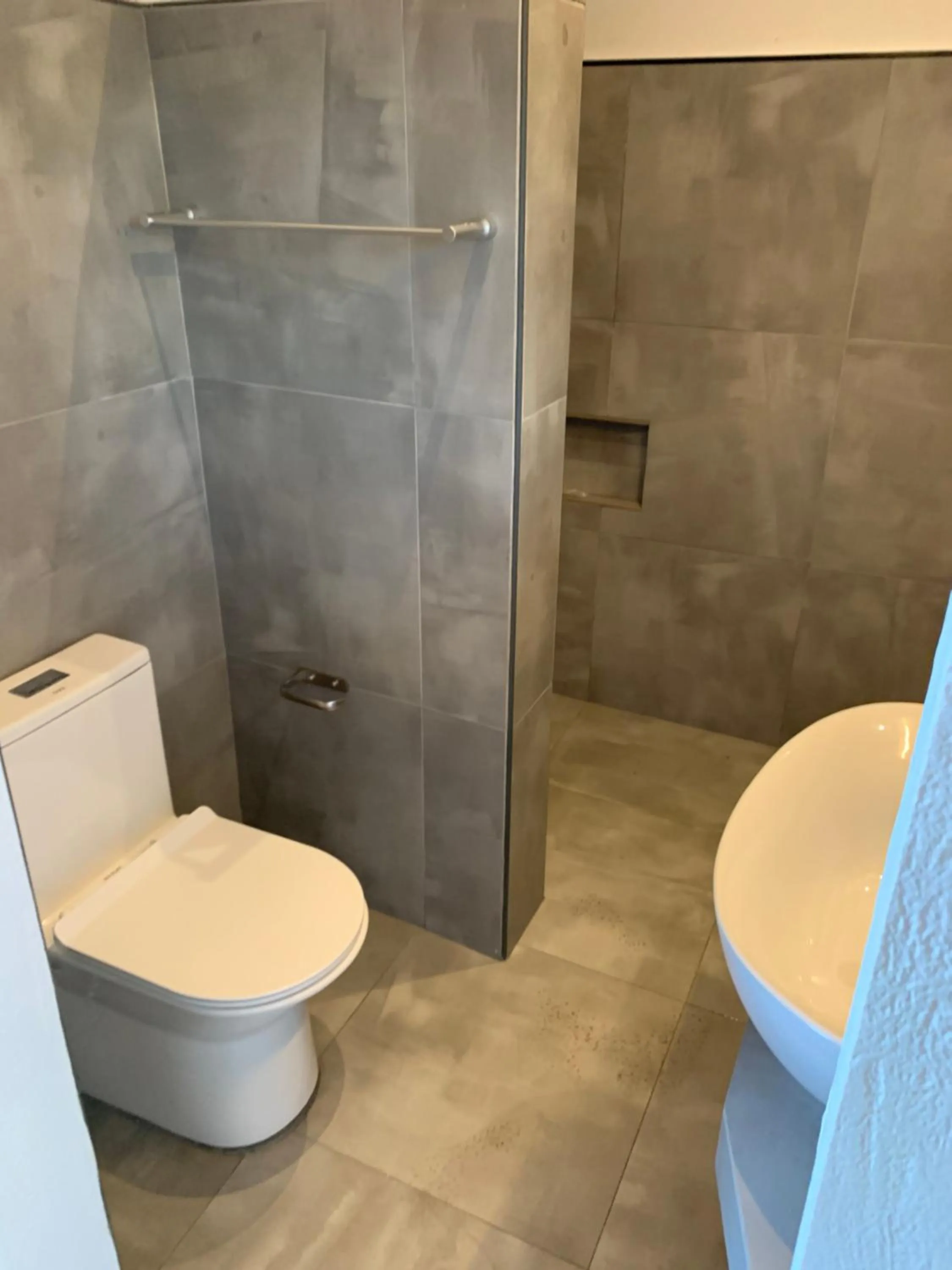 Bathroom in Crown Malapascua