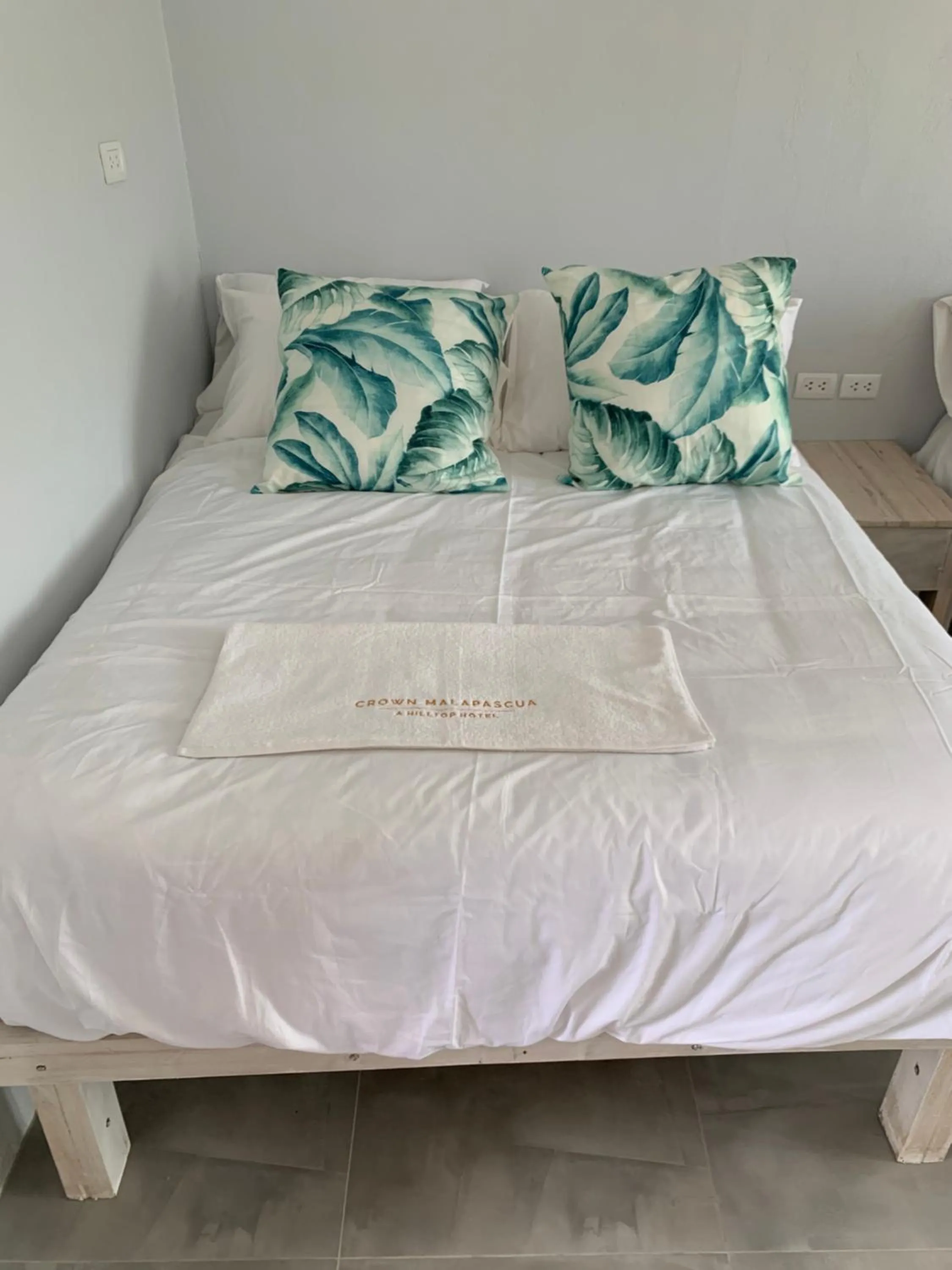 Bed in Crown Malapascua