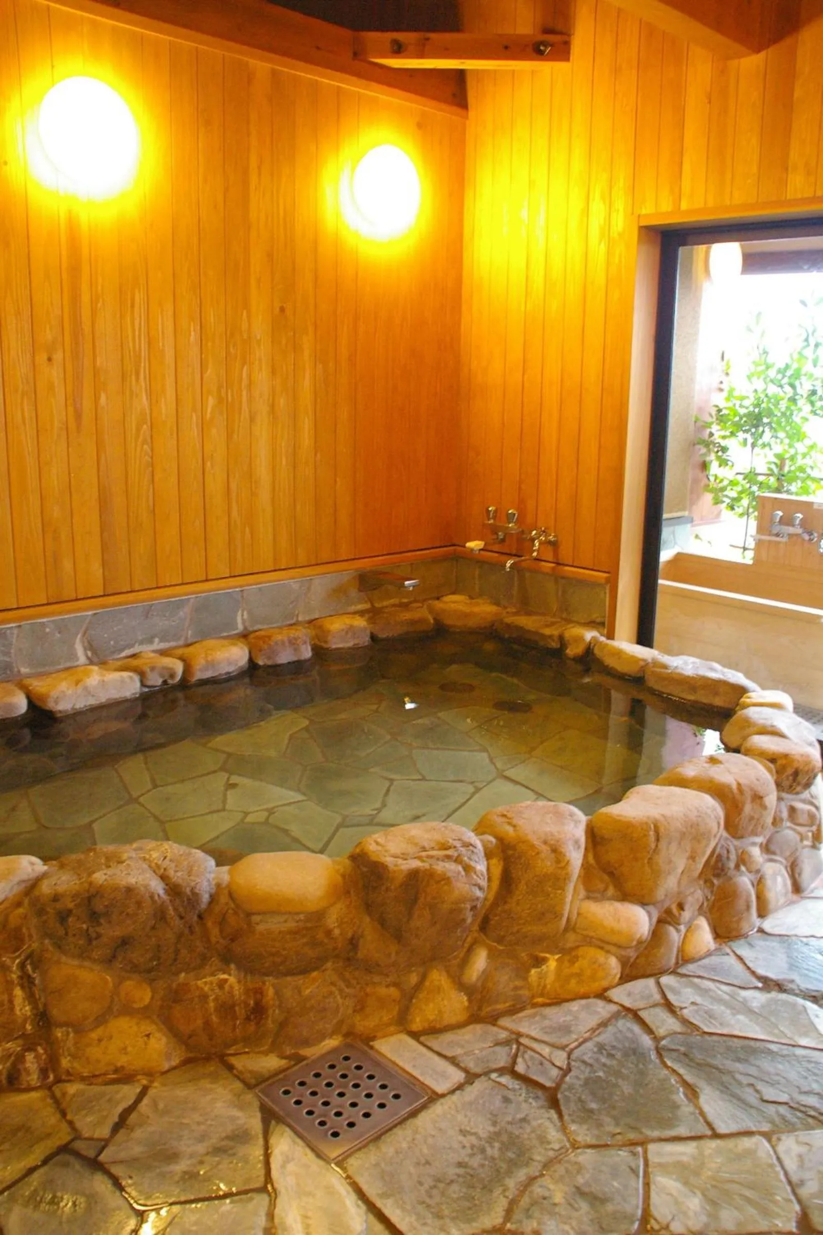 Hot Spring Bath in Kirinosato Takahara
