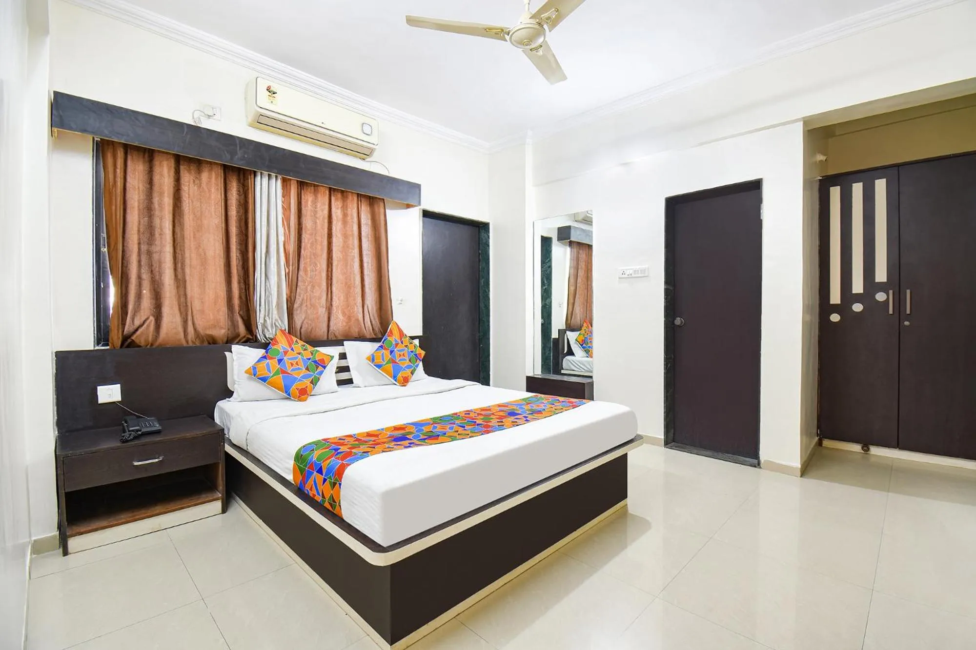 Bed in Via Yashraj Inn - BJS College