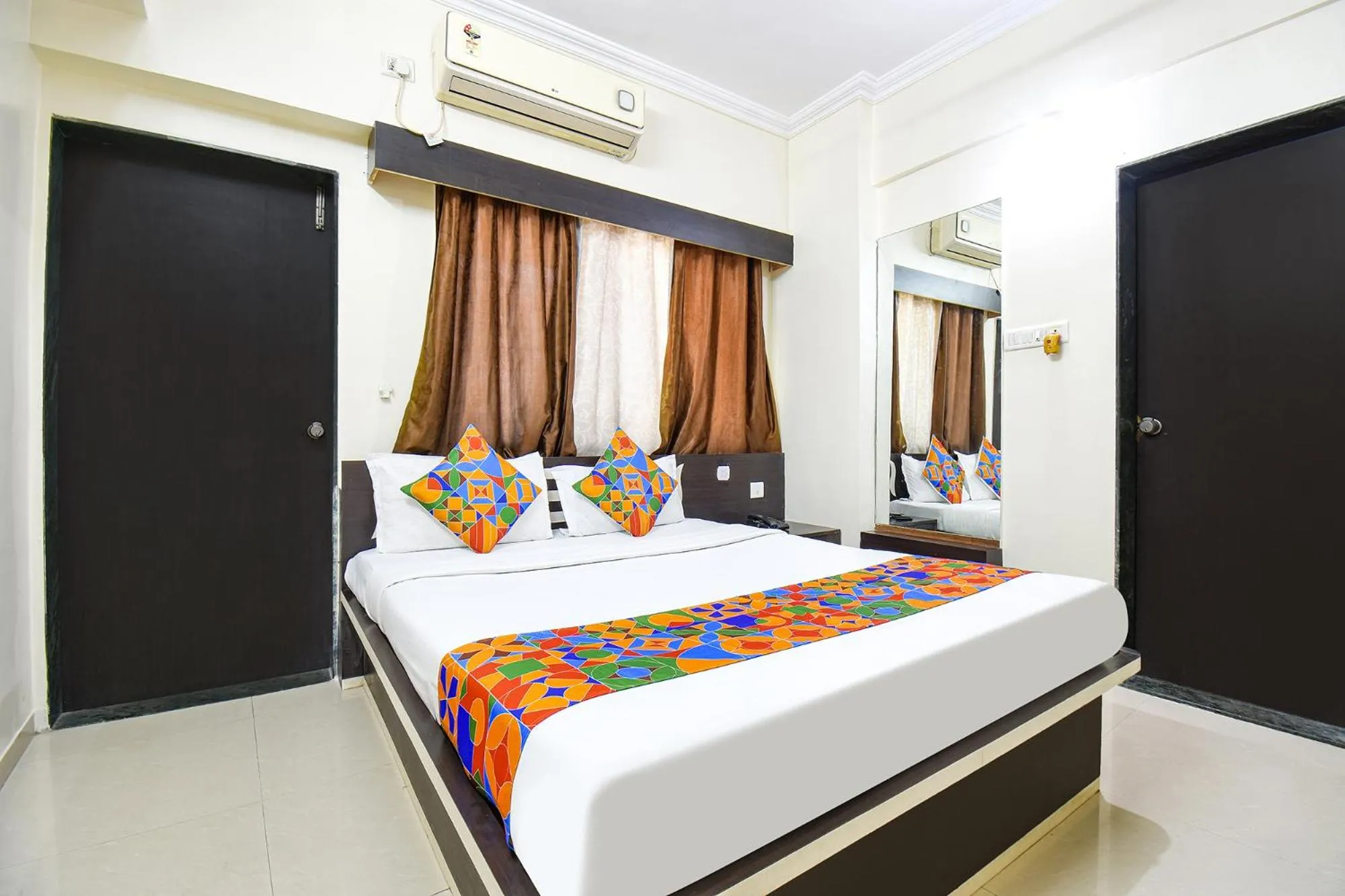 Bed in Via Yashraj Inn - BJS College