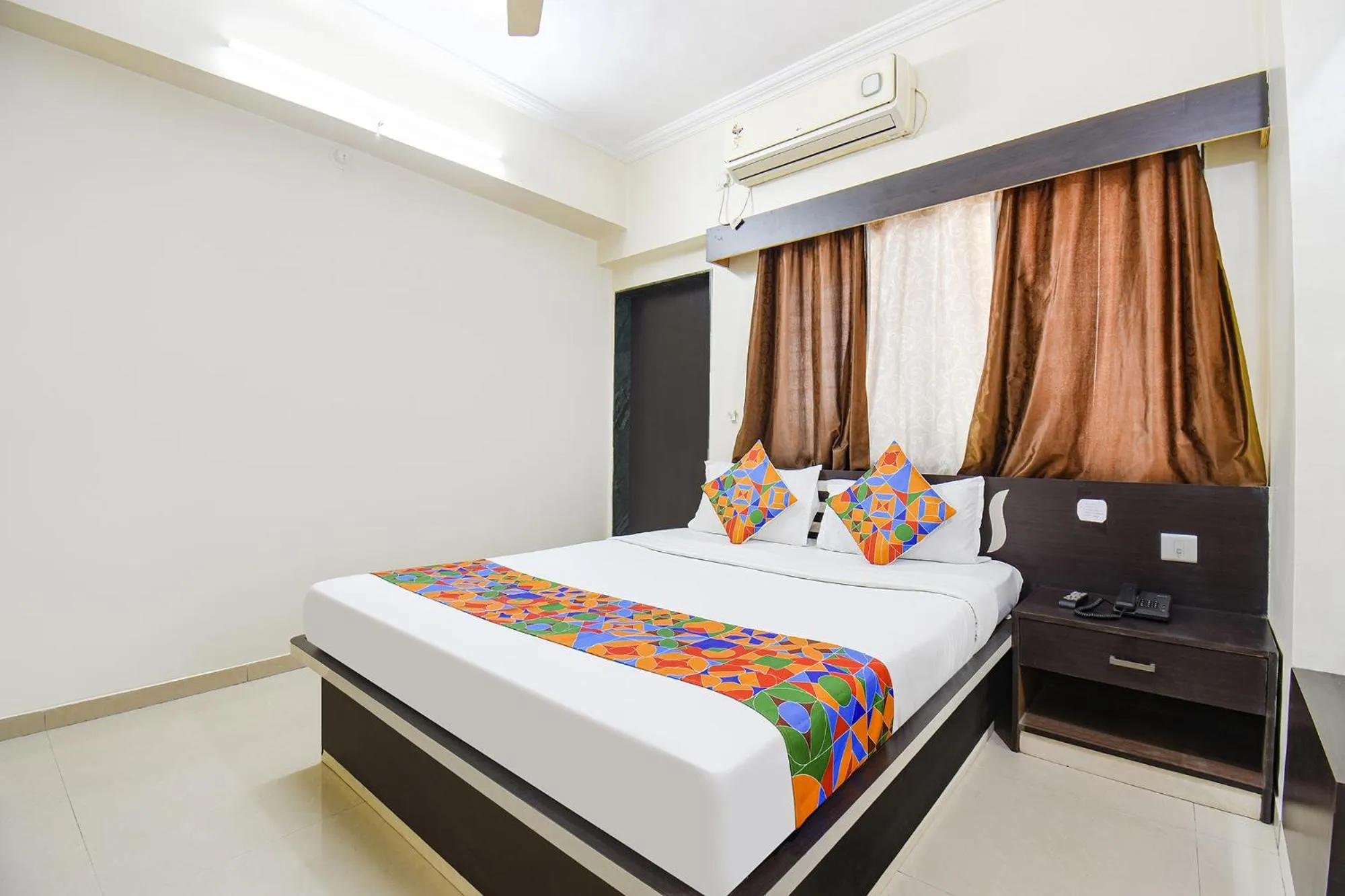 Bed in Via Yashraj Inn - BJS College