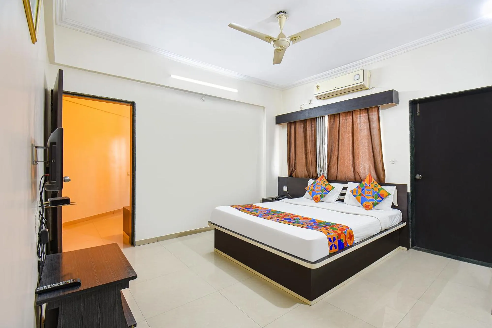 Bed in Via Yashraj Inn - BJS College