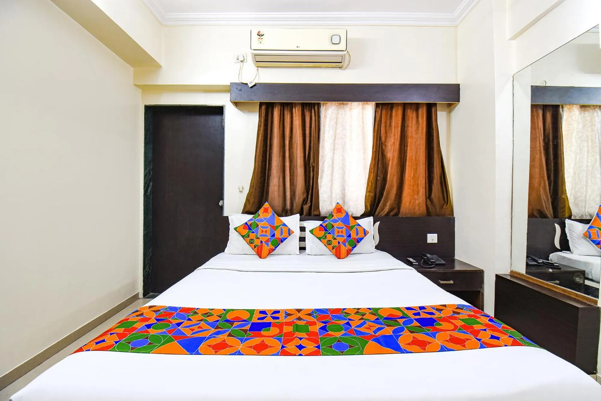 Bed in Via Yashraj Inn - BJS College