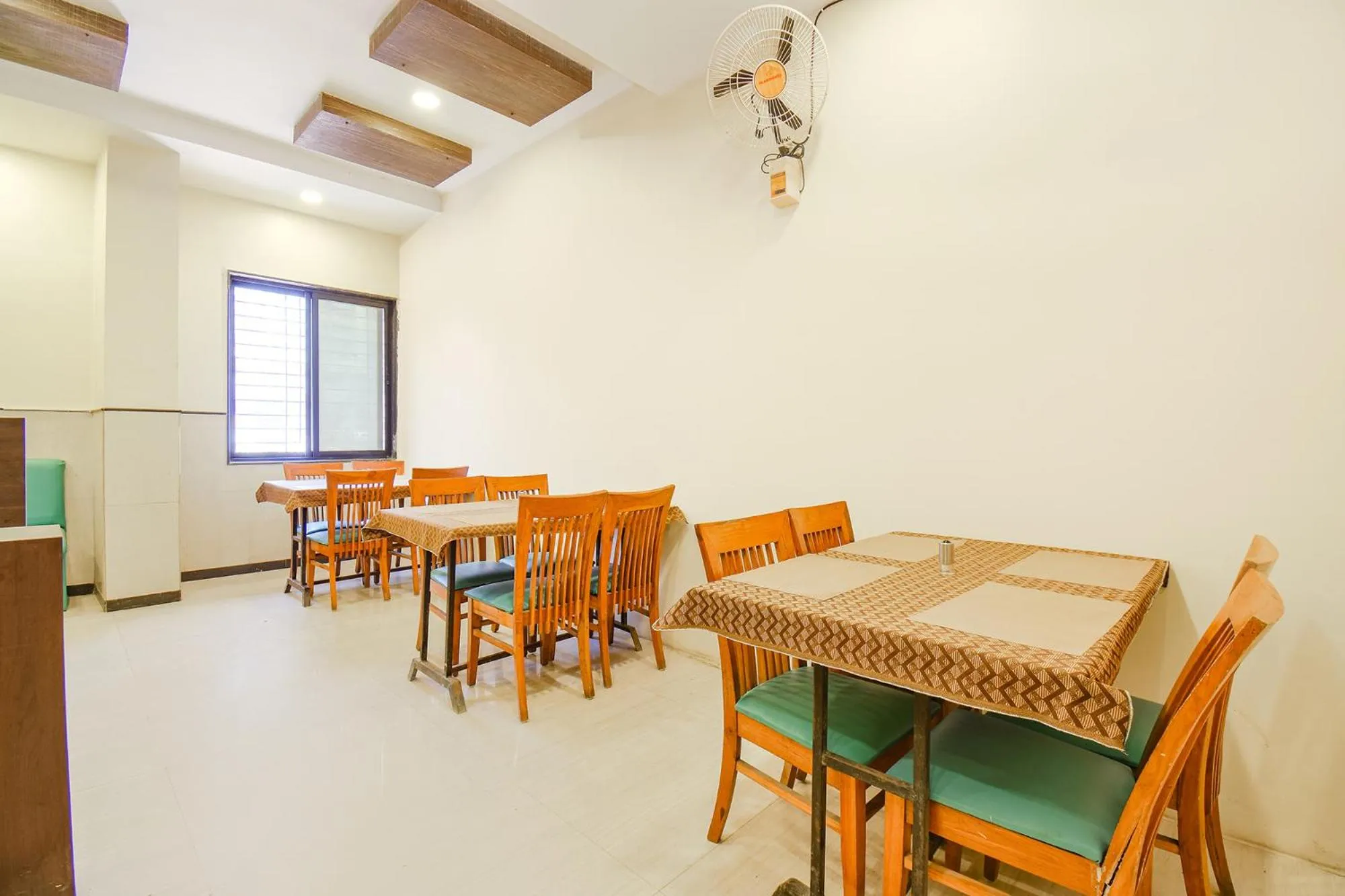 Restaurant/places to eat in Via Yashraj Inn - BJS College