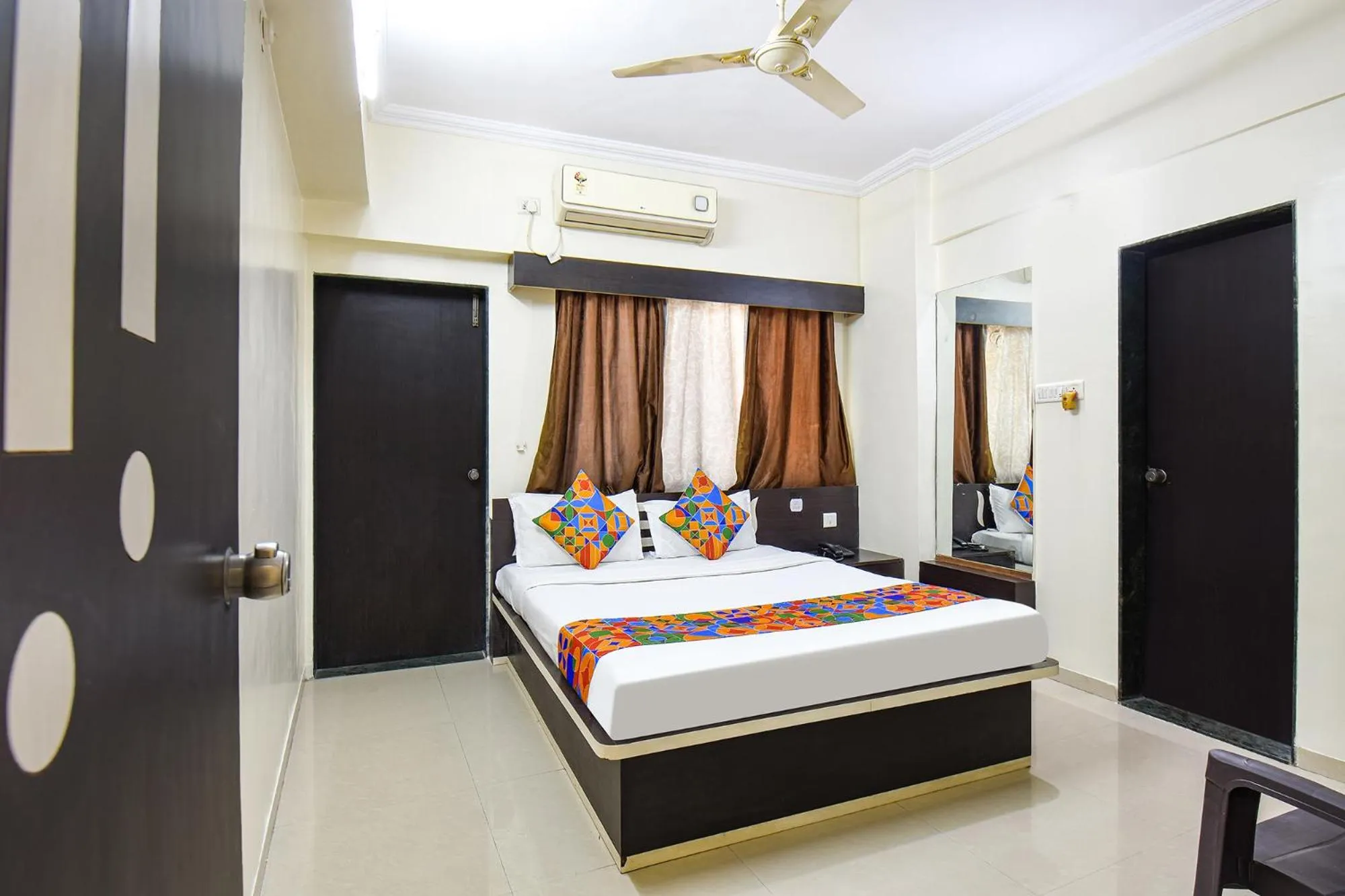 Bed in Via Yashraj Inn - BJS College