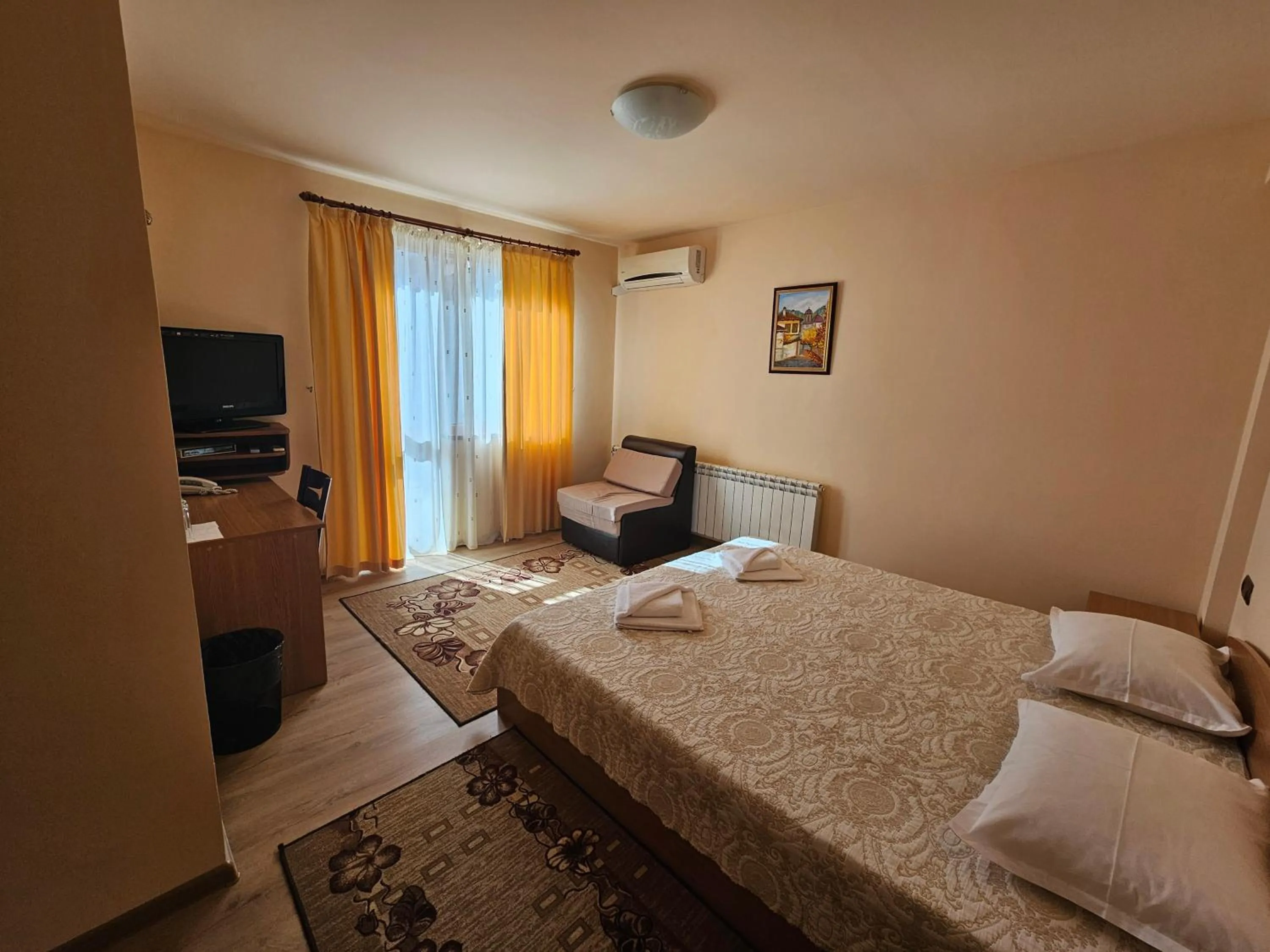 Bedroom, Bed in Panorama Family Hotel