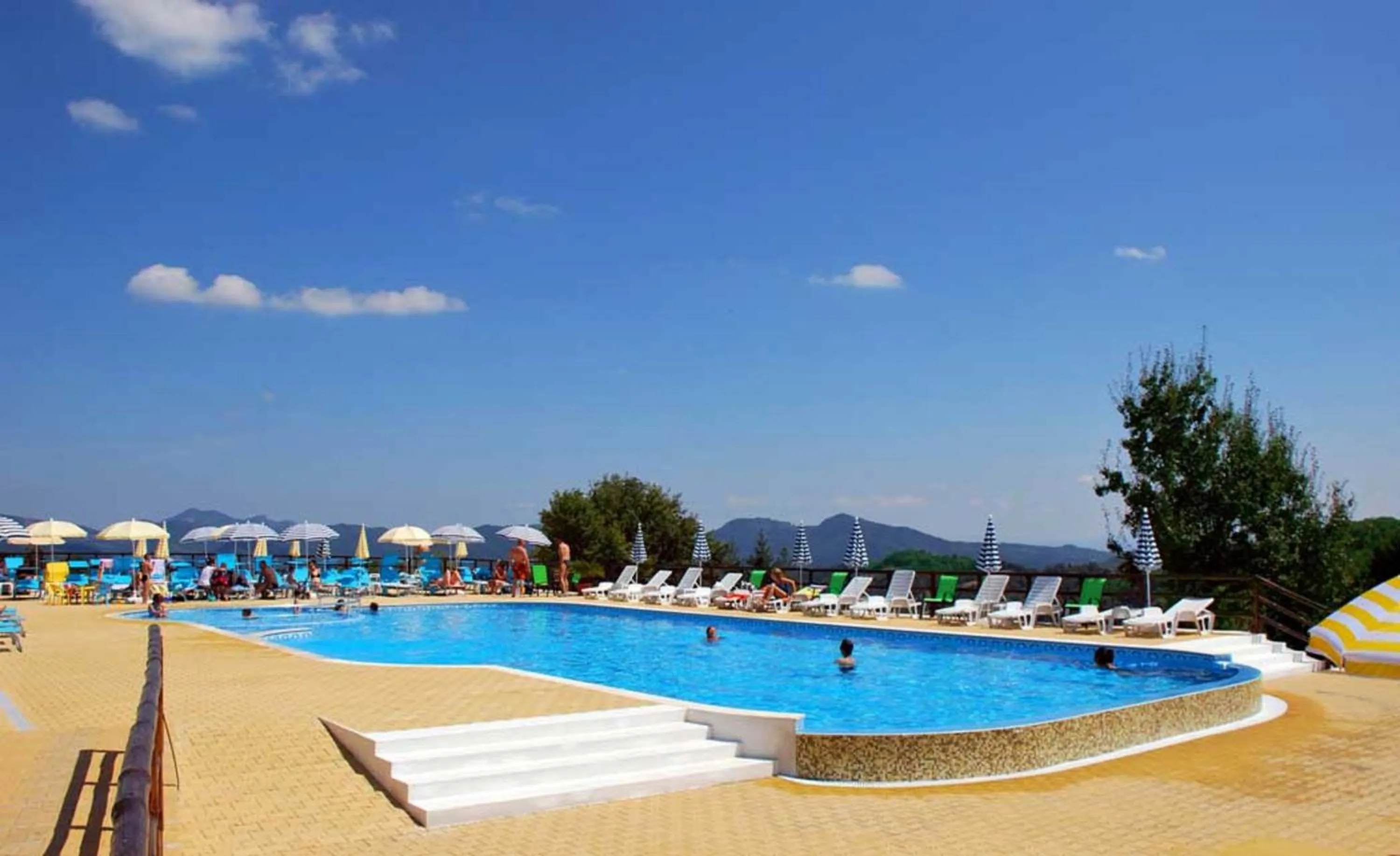 Swimming pool in Panorama Family Hotel