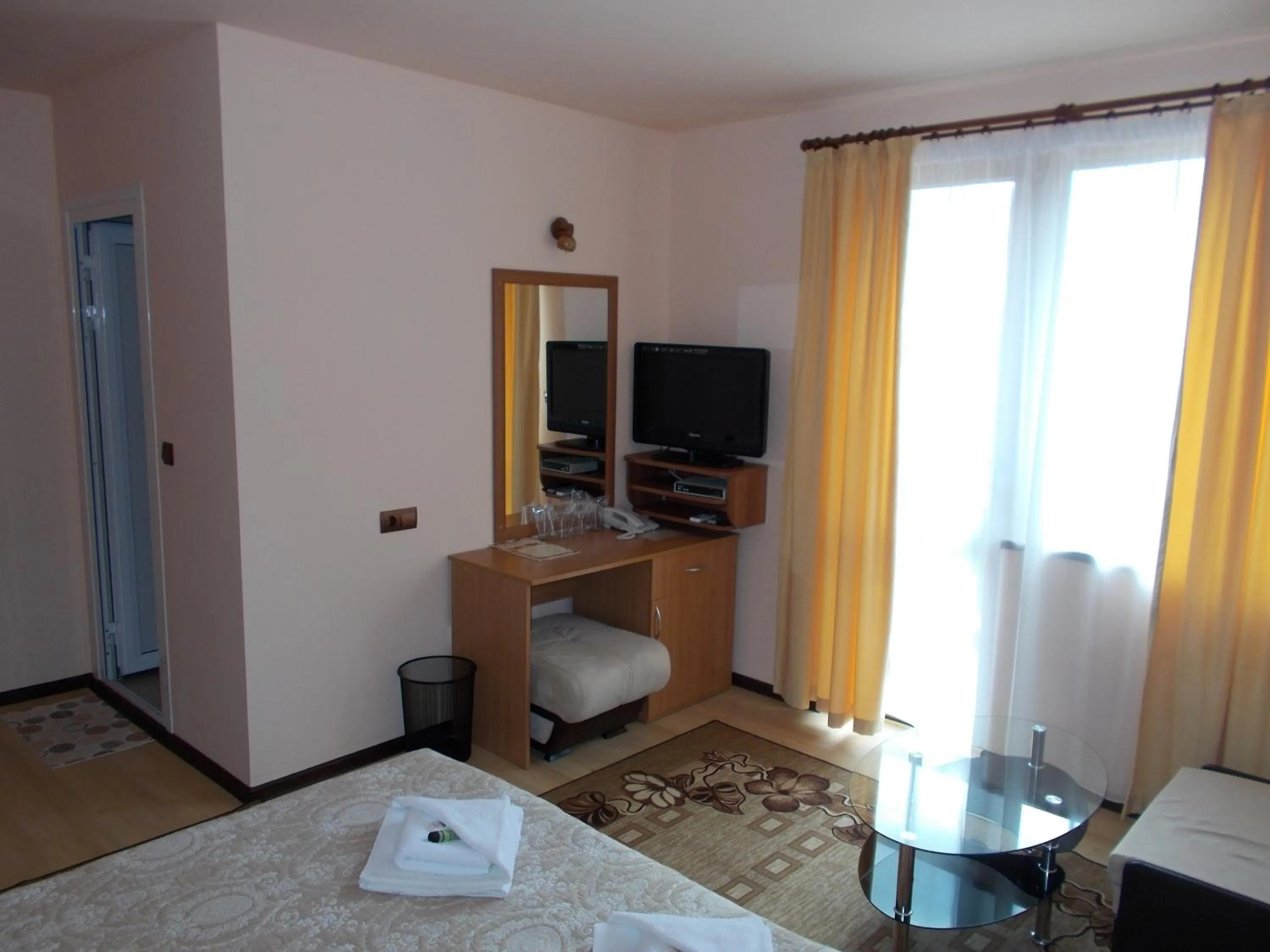 Photo of the whole room, Bed in Panorama Family Hotel
