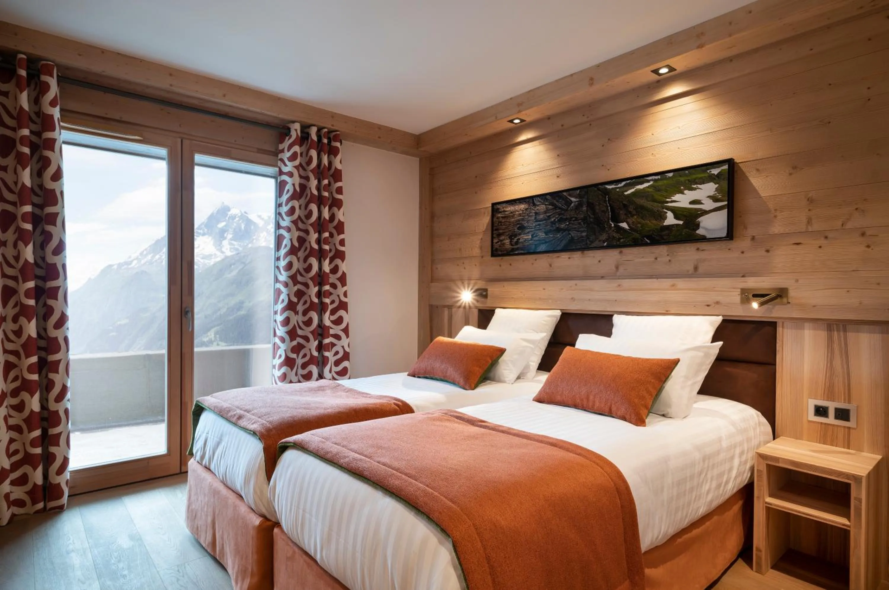 Photo of the whole room, Bed in MGM Hôtels & Résidences - Résidence Alpen Lodge