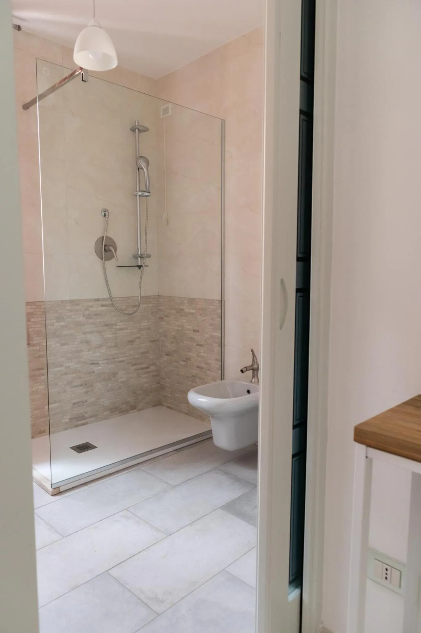 Shower in Intra Rooms