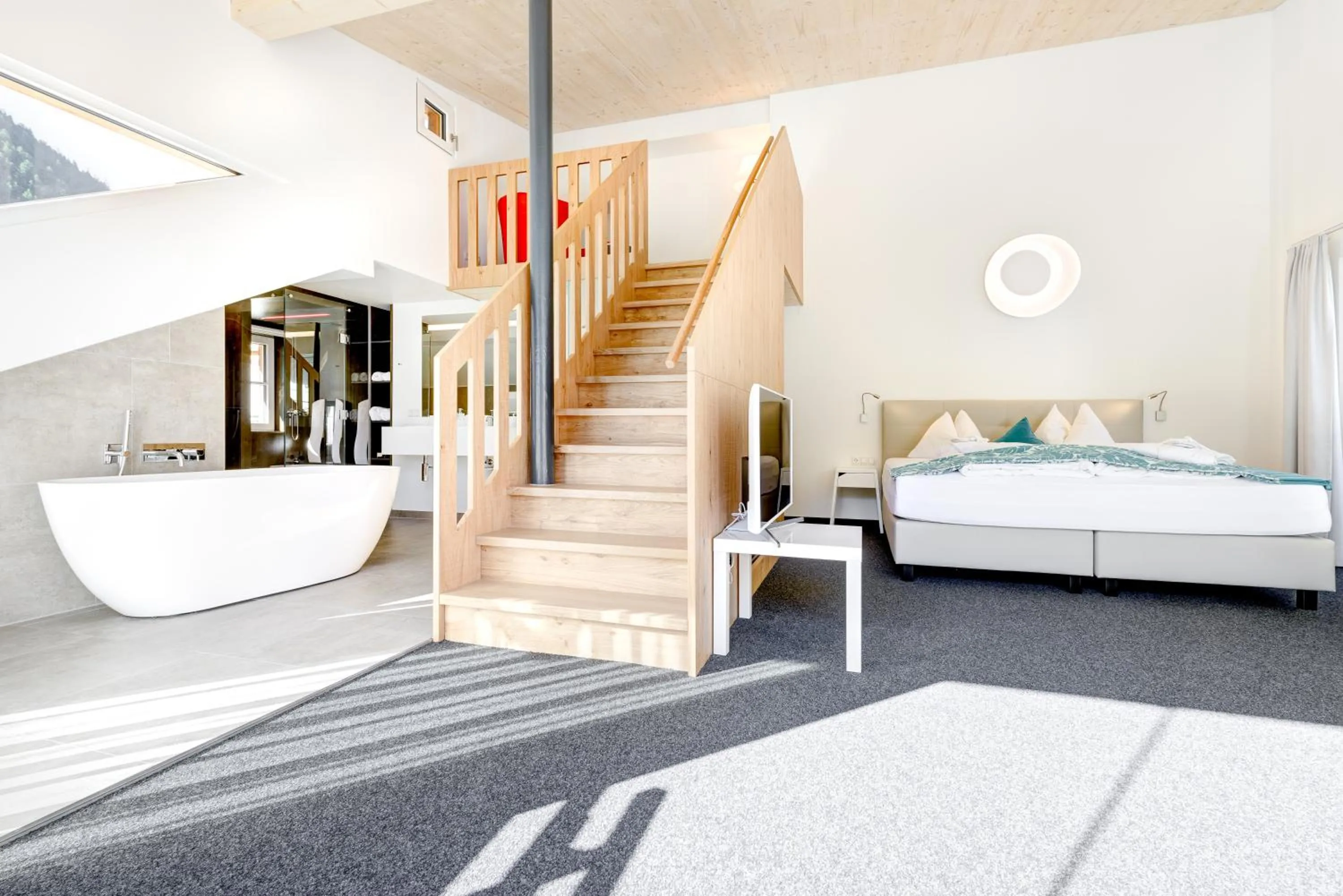 Bathroom, Bed in Hotel Lün