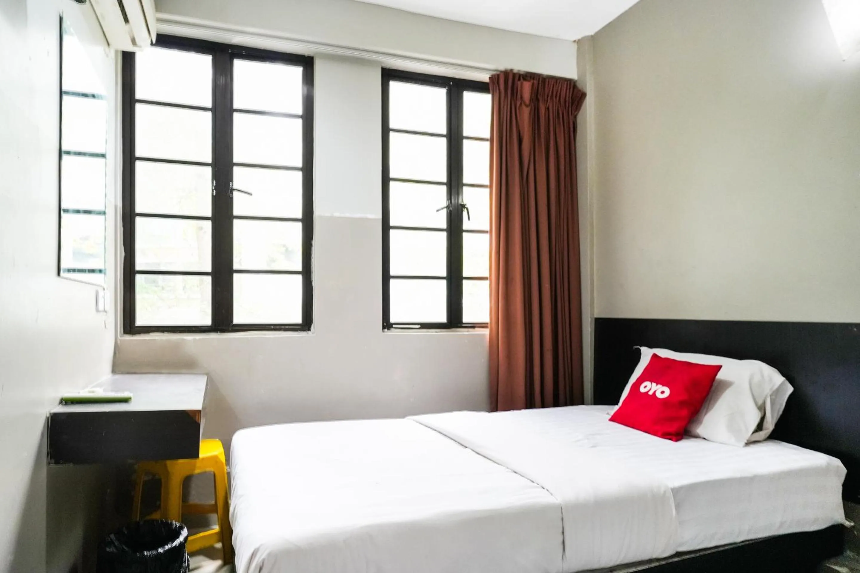 Bedroom, Bed in Hotel O 365 Nice Stay