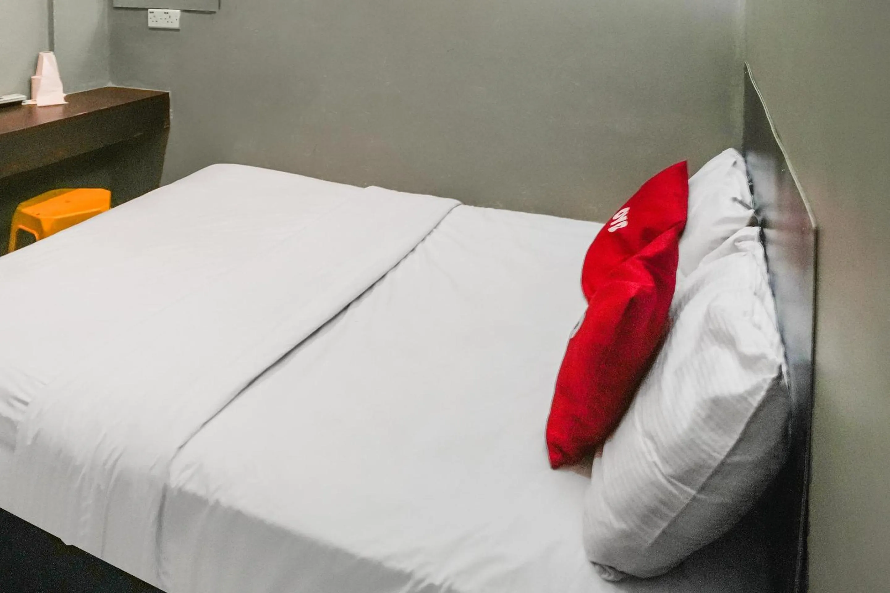 Bedroom, Bed in Hotel O 365 Nice Stay