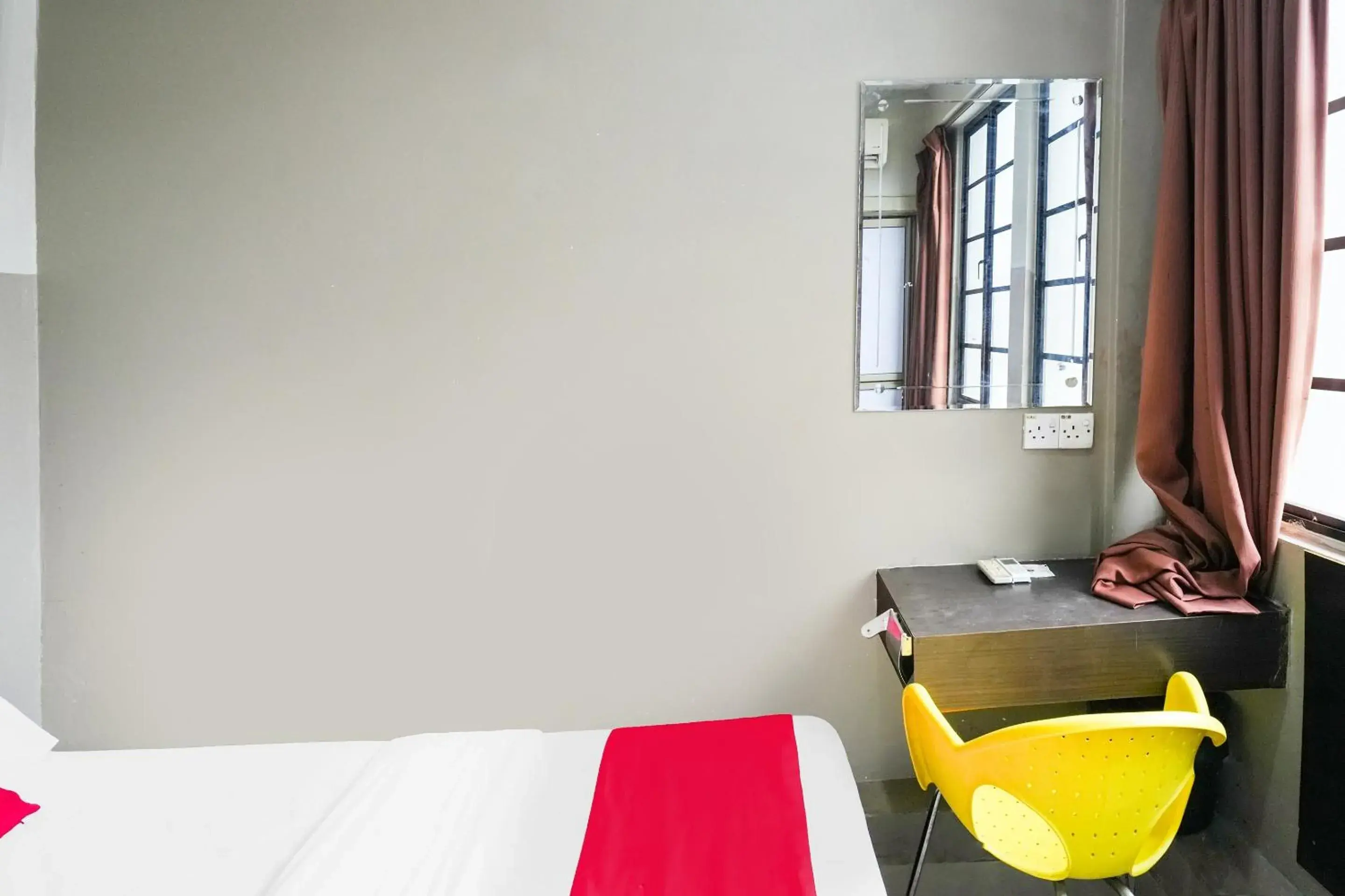 Deluxe Double Room in Hotel O 365 Nice Stay Deluxe Double Room in Hotel O 365 Nice Stay