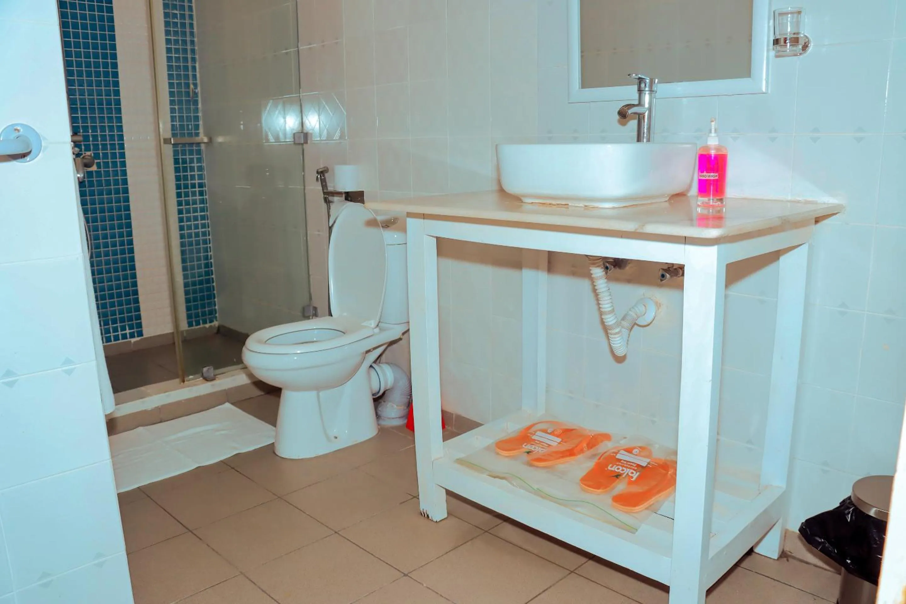 Shower in Best Western Jangwani Sea Breeze Resort