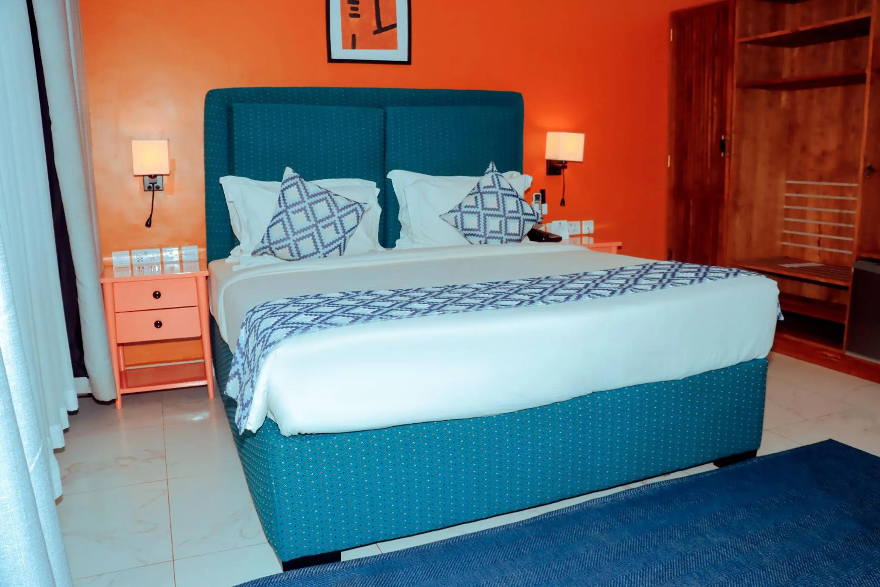 Bed in Best Western Jangwani Sea Breeze Resort
