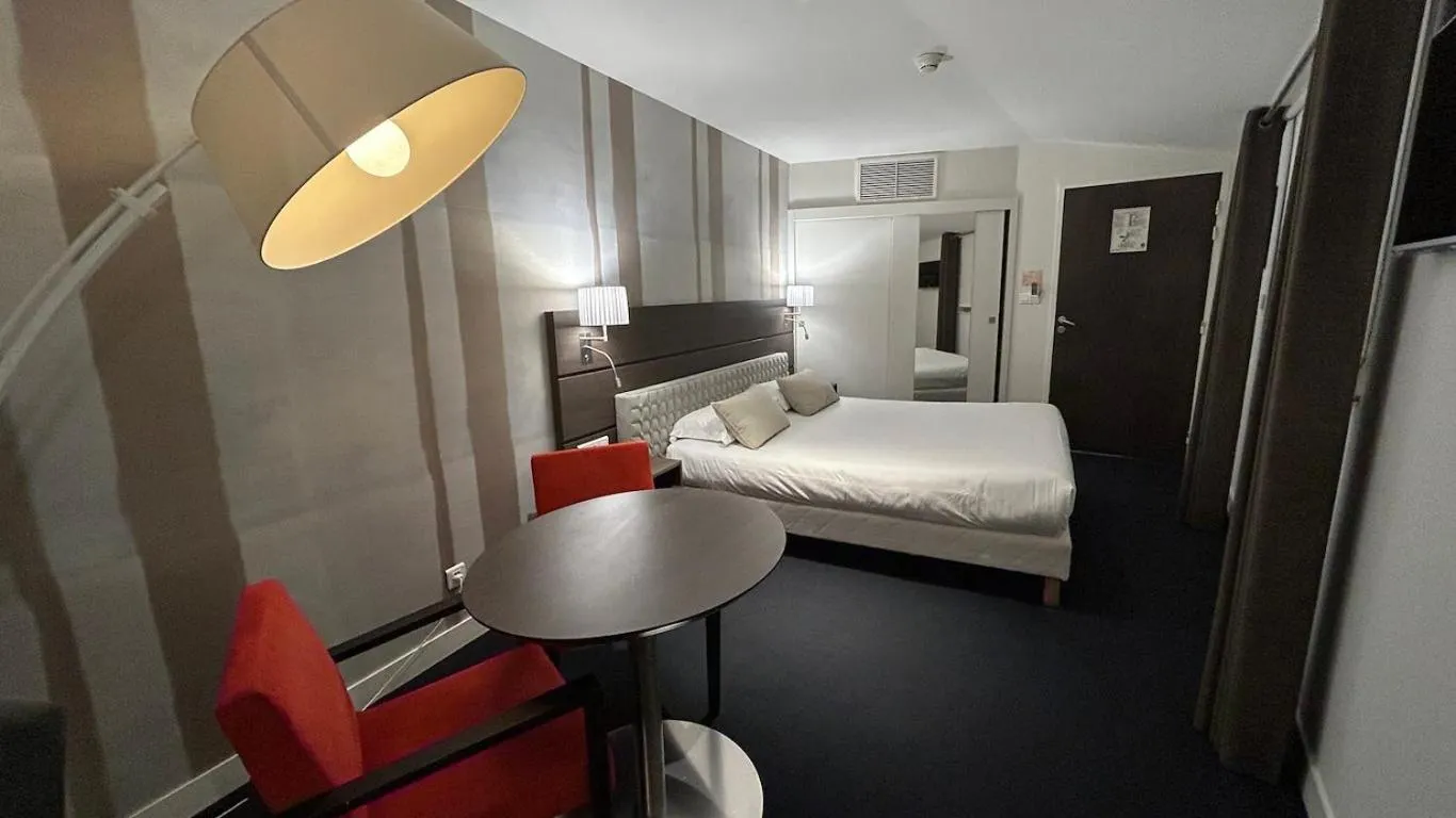 Bedroom, Bed in Le Cottage de Clairefontaine