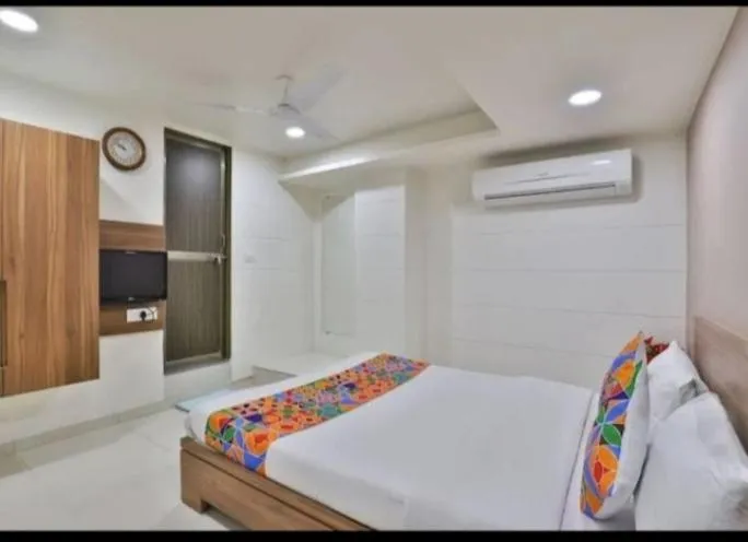 Bed in Hotel Nice RAILWAY STATION