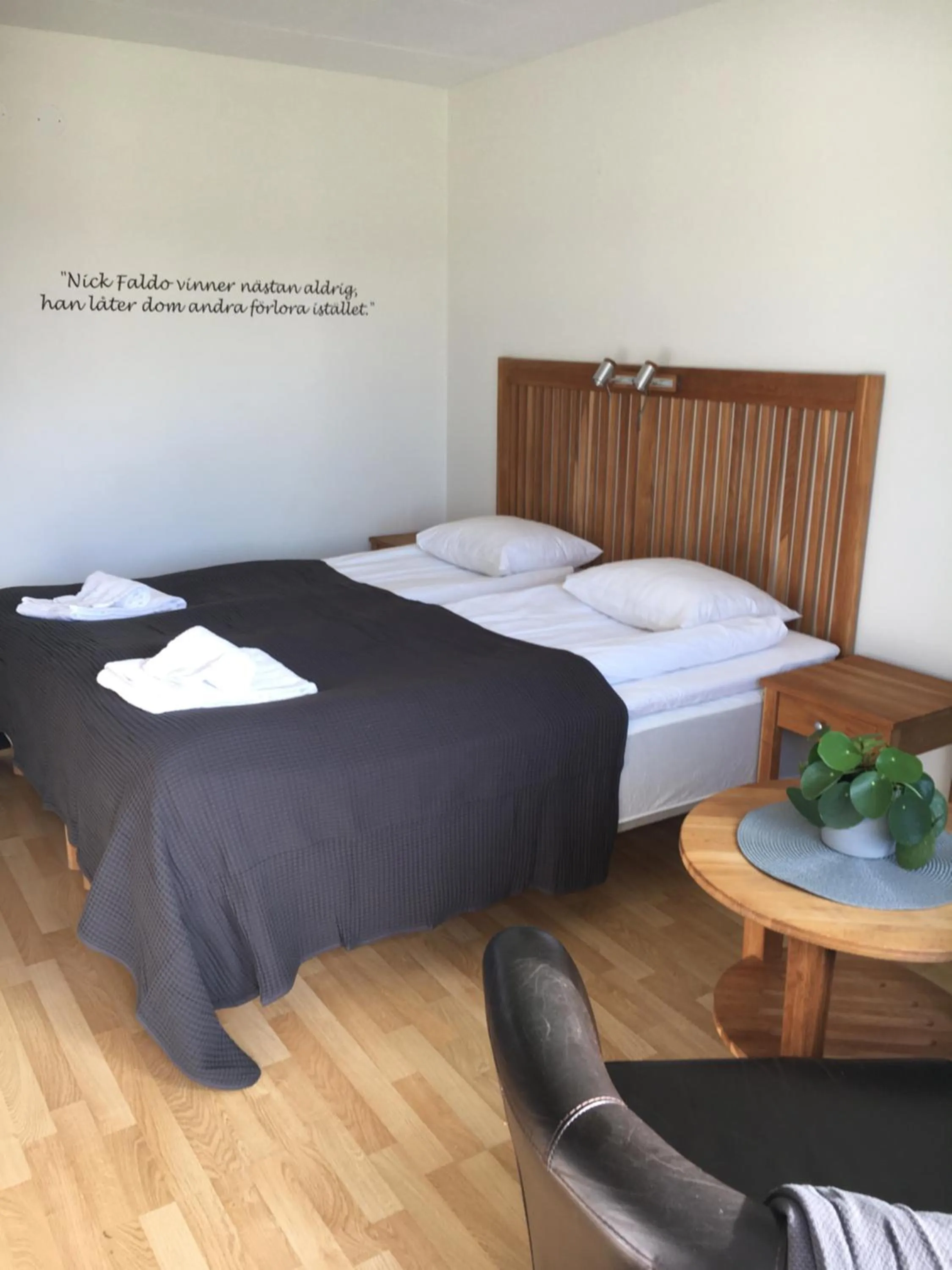 Property building, Bed in Varbergs GK Västra Hotell