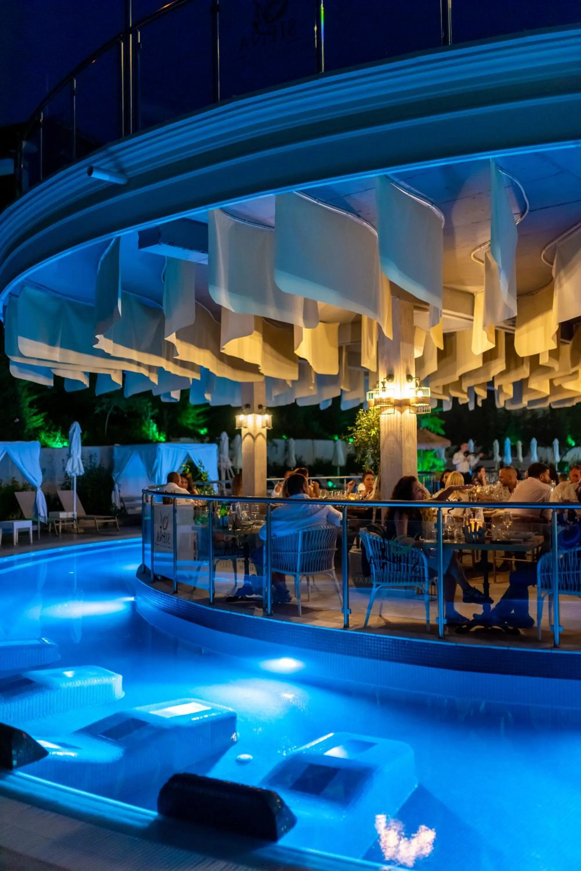 Restaurant/places to eat in Siena Premium Retreat