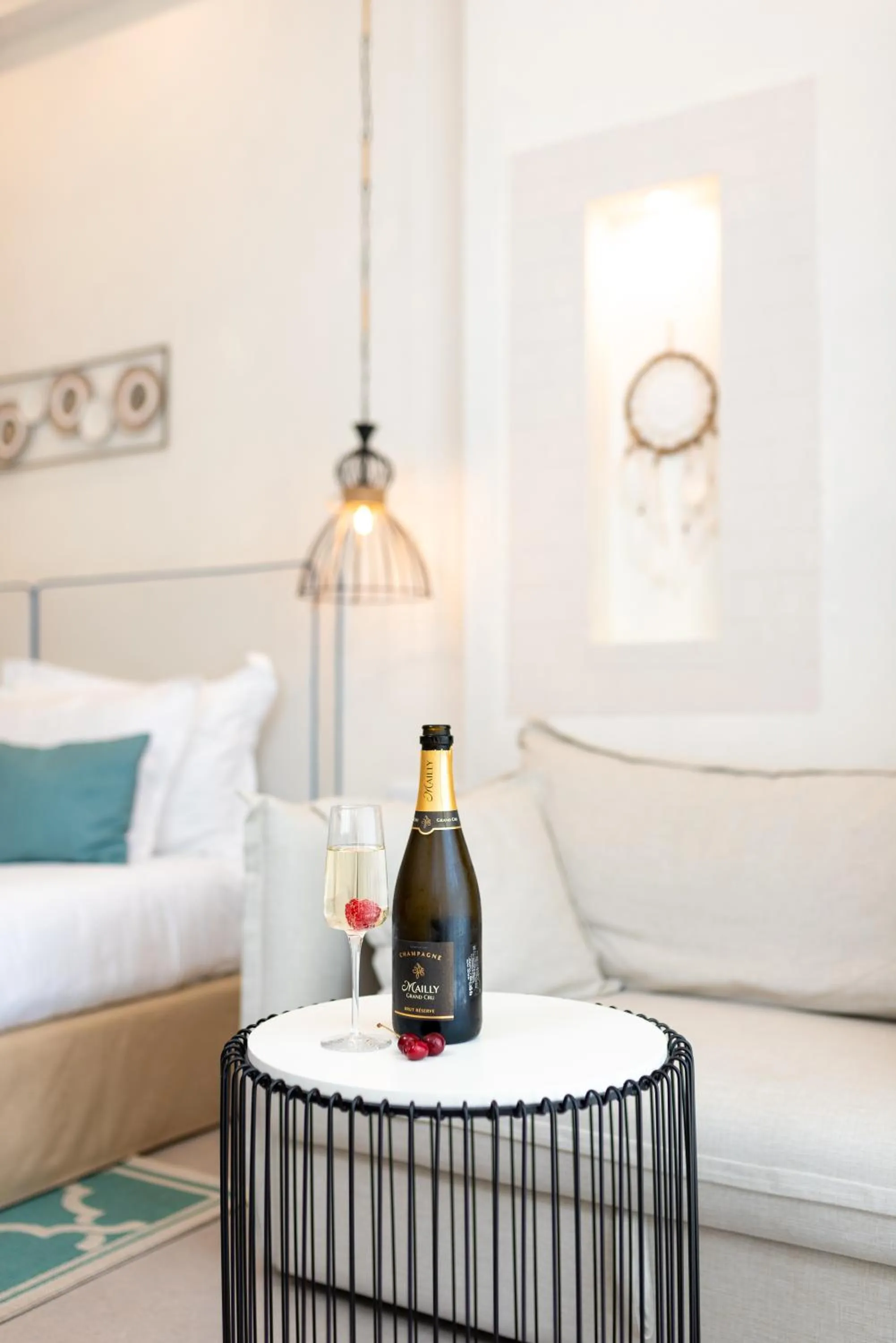 Drinks, Bed in Siena Premium Retreat