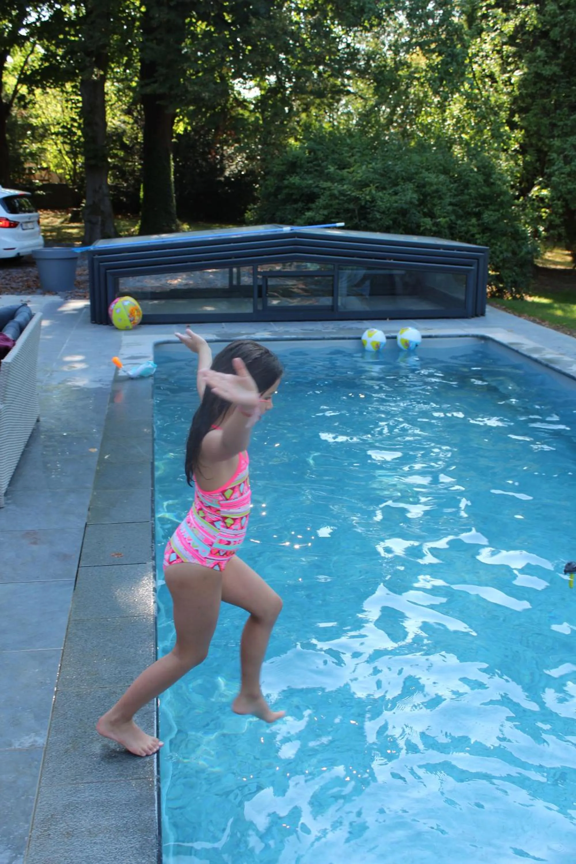 Pool view in B&B Chatelet Cremers