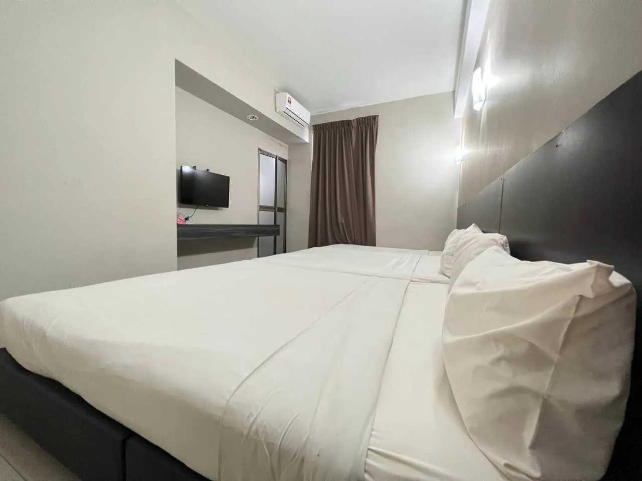 Bedroom, Bed in Hotel O Nice Stay Three Six Five Services