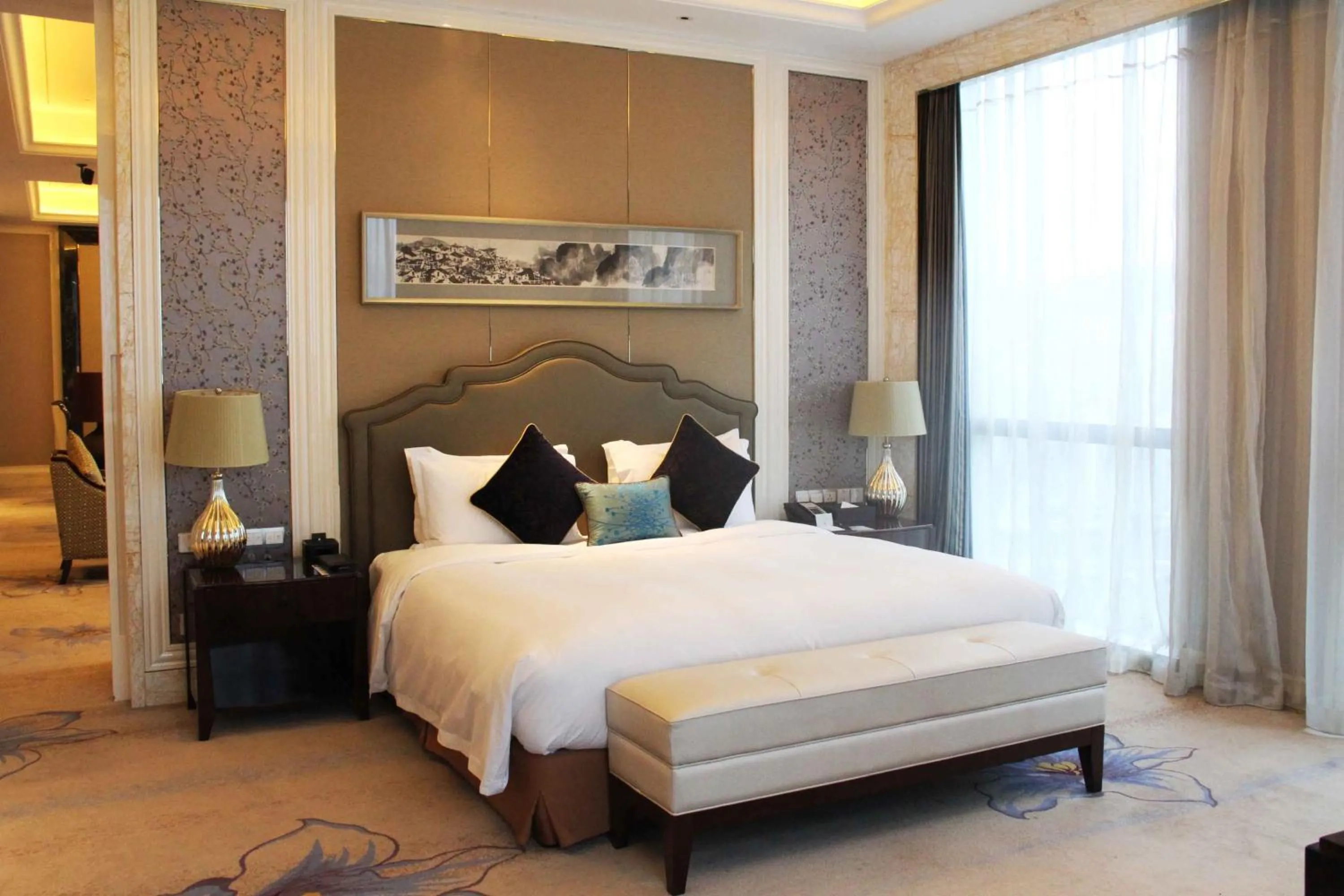 Bed in DoubleTree by Hilton Chongqing Wanzhou
